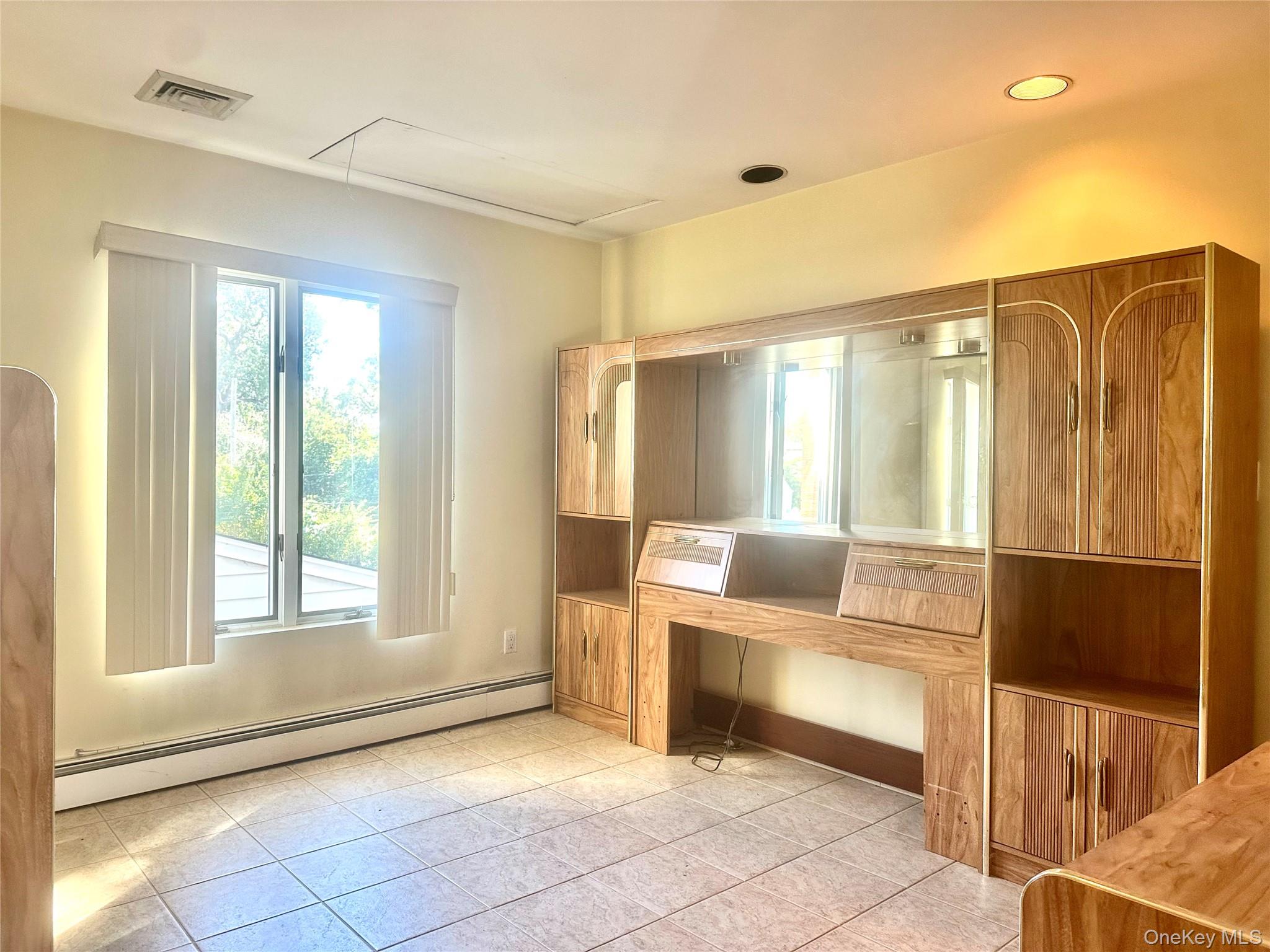 1027 Windermere Road, Franklin Square, NY 11010