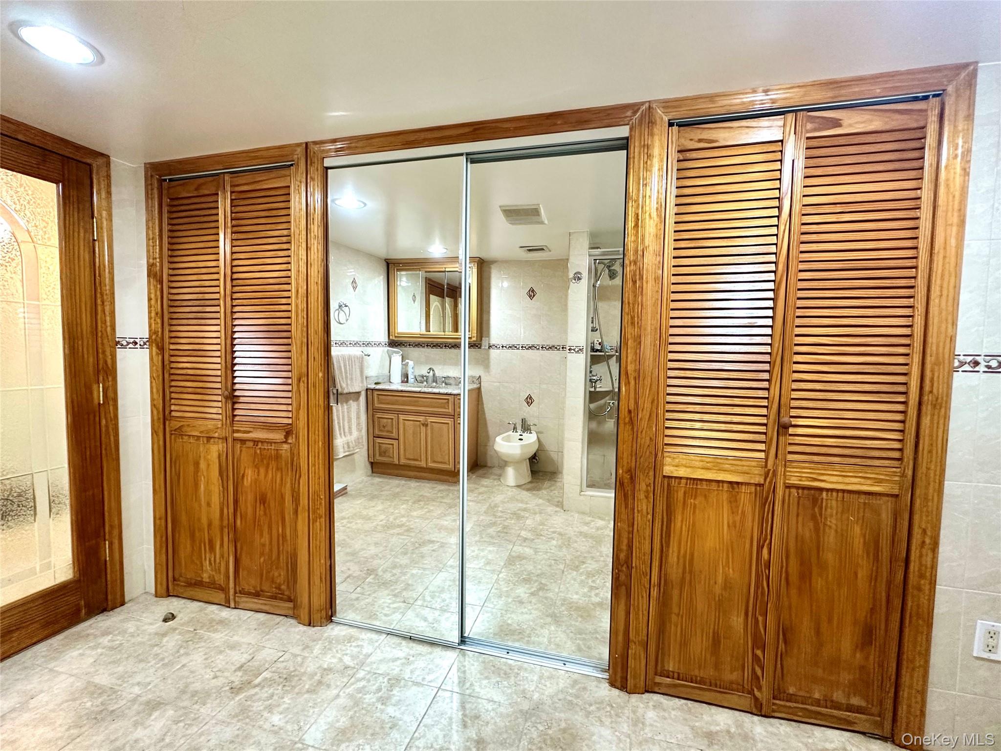 1027 Windermere Road, Franklin Square, NY 11010