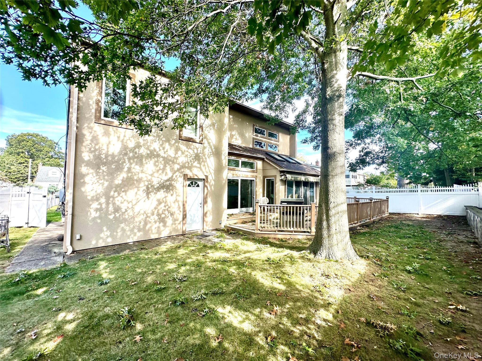 1027 Windermere Road, Franklin Square, NY 11010