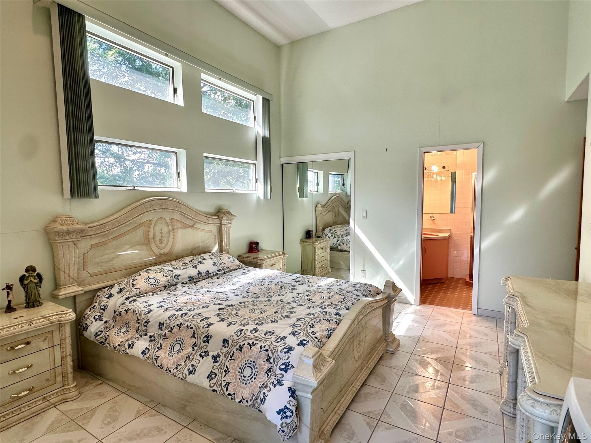 1027 Windermere Road, Franklin Square, NY 11010