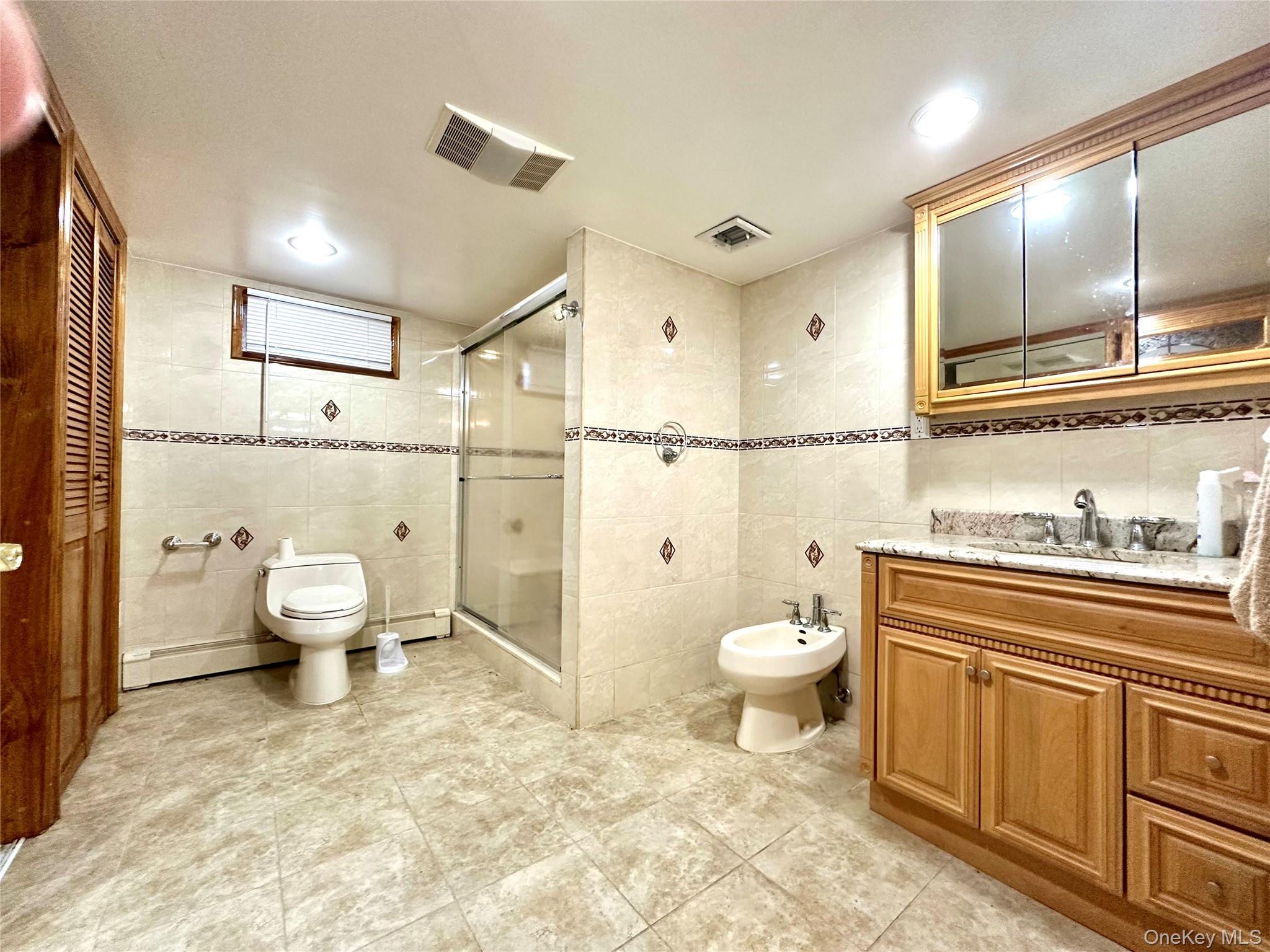 1027 Windermere Road, Franklin Square, NY 11010