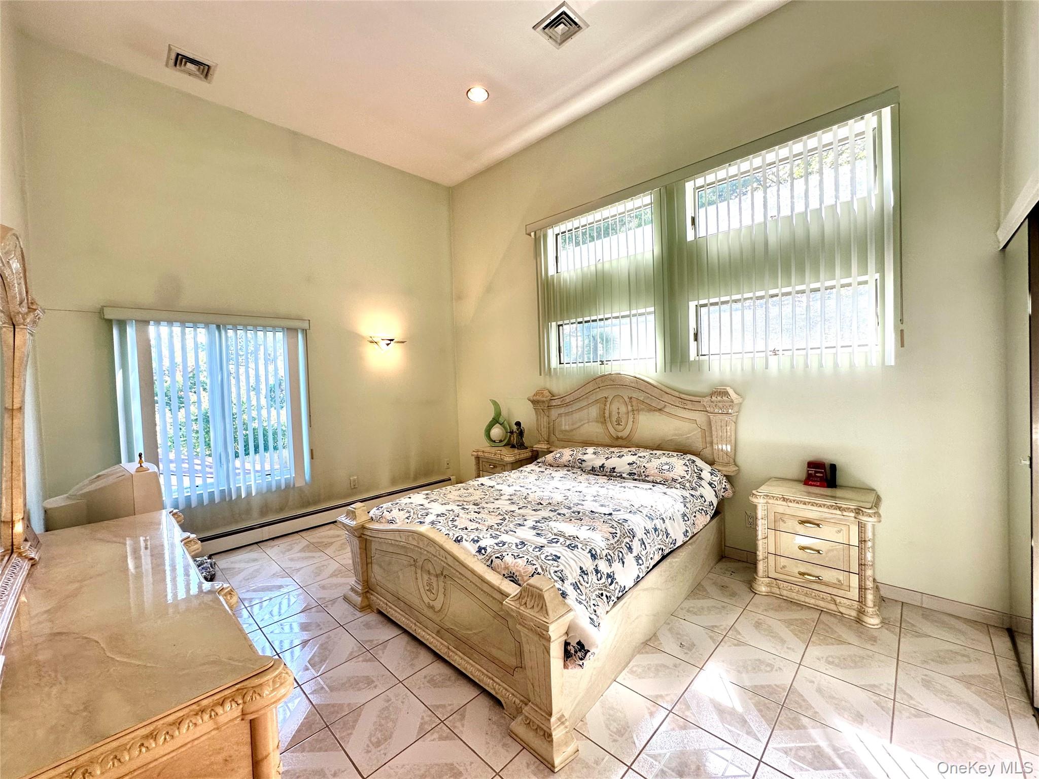 1027 Windermere Road, Franklin Square, NY 11010