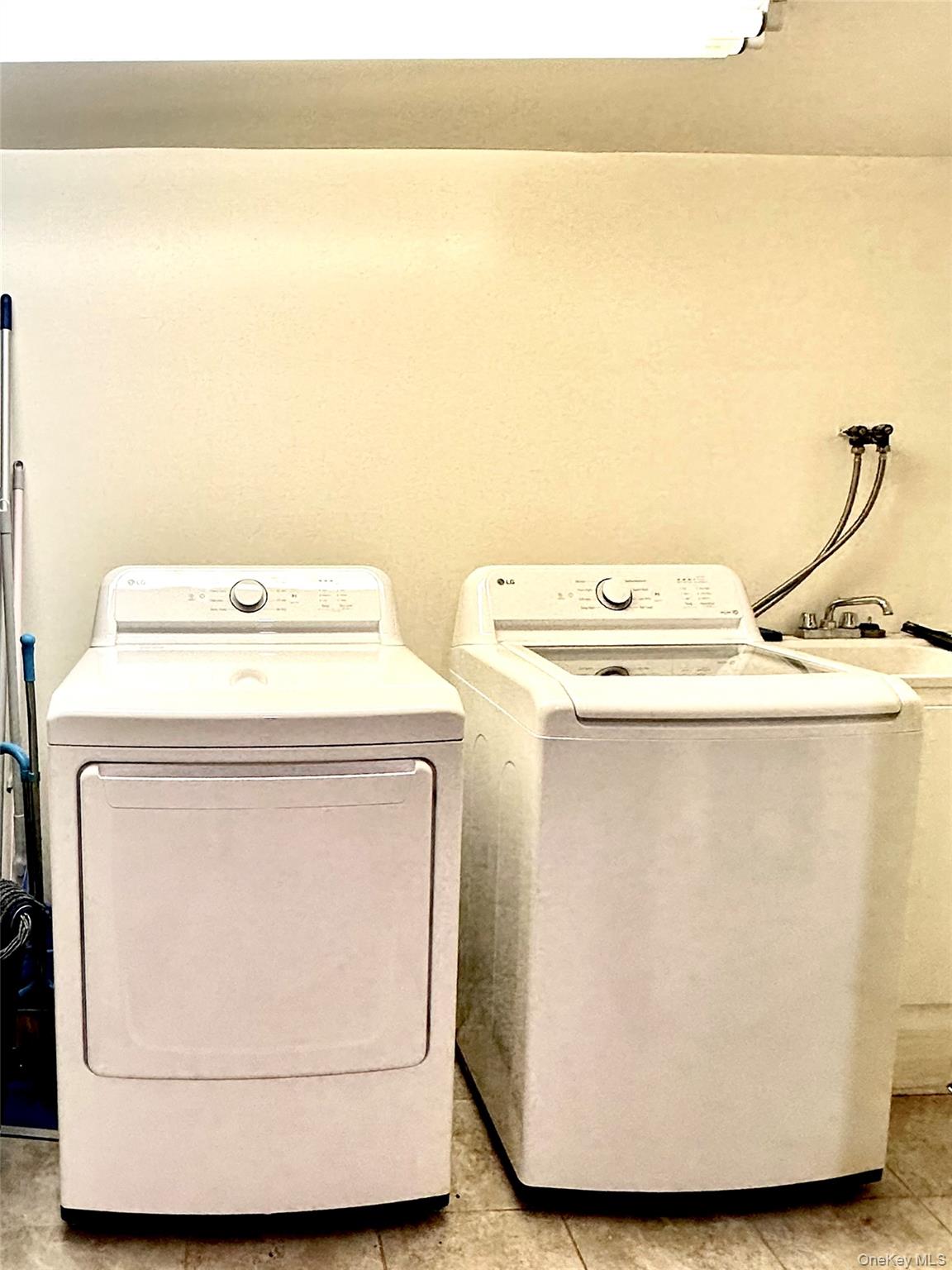 1027 Windermere Road, Franklin Square, NY 11010