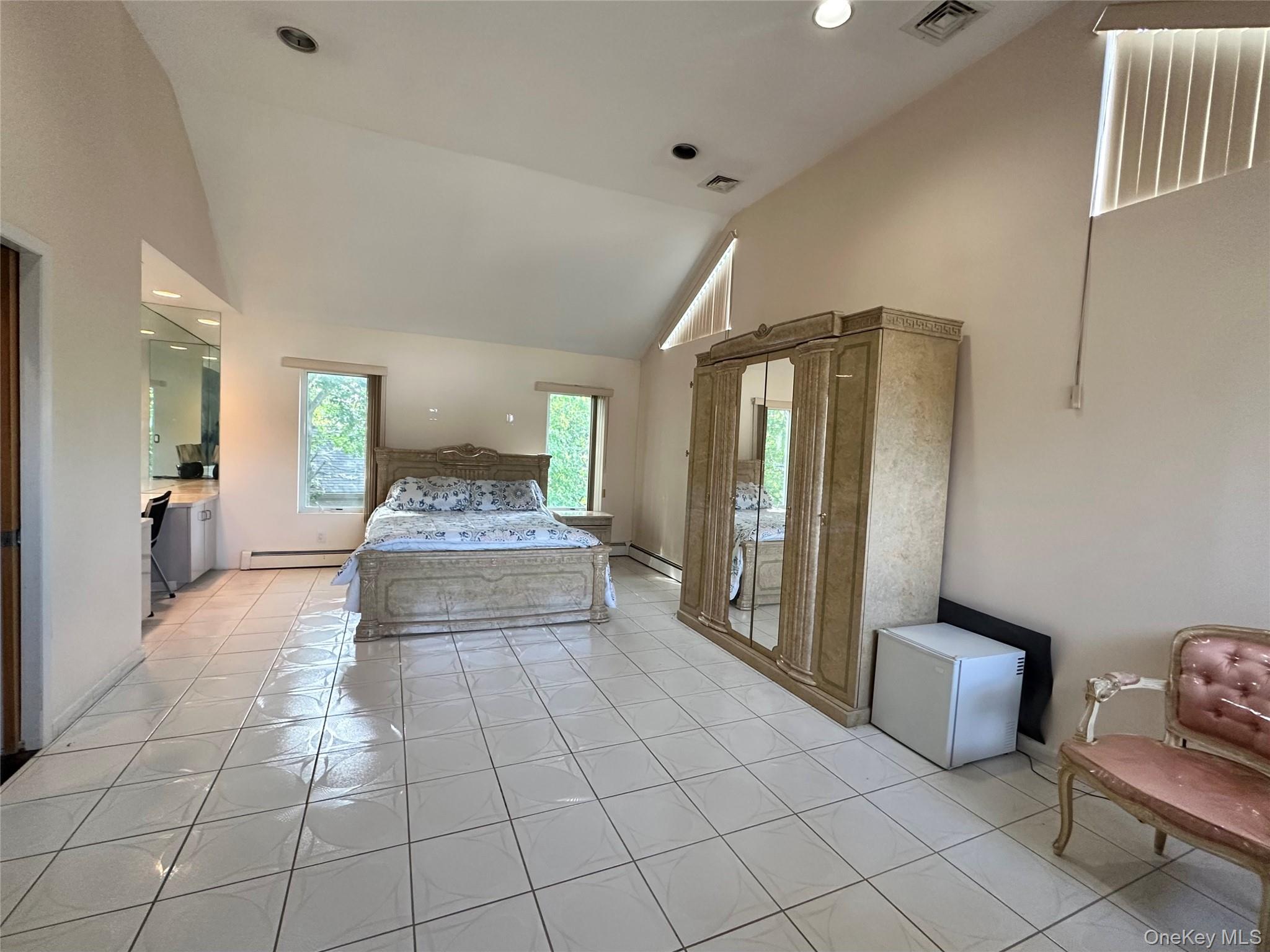 1027 Windermere Road, Franklin Square, NY 11010