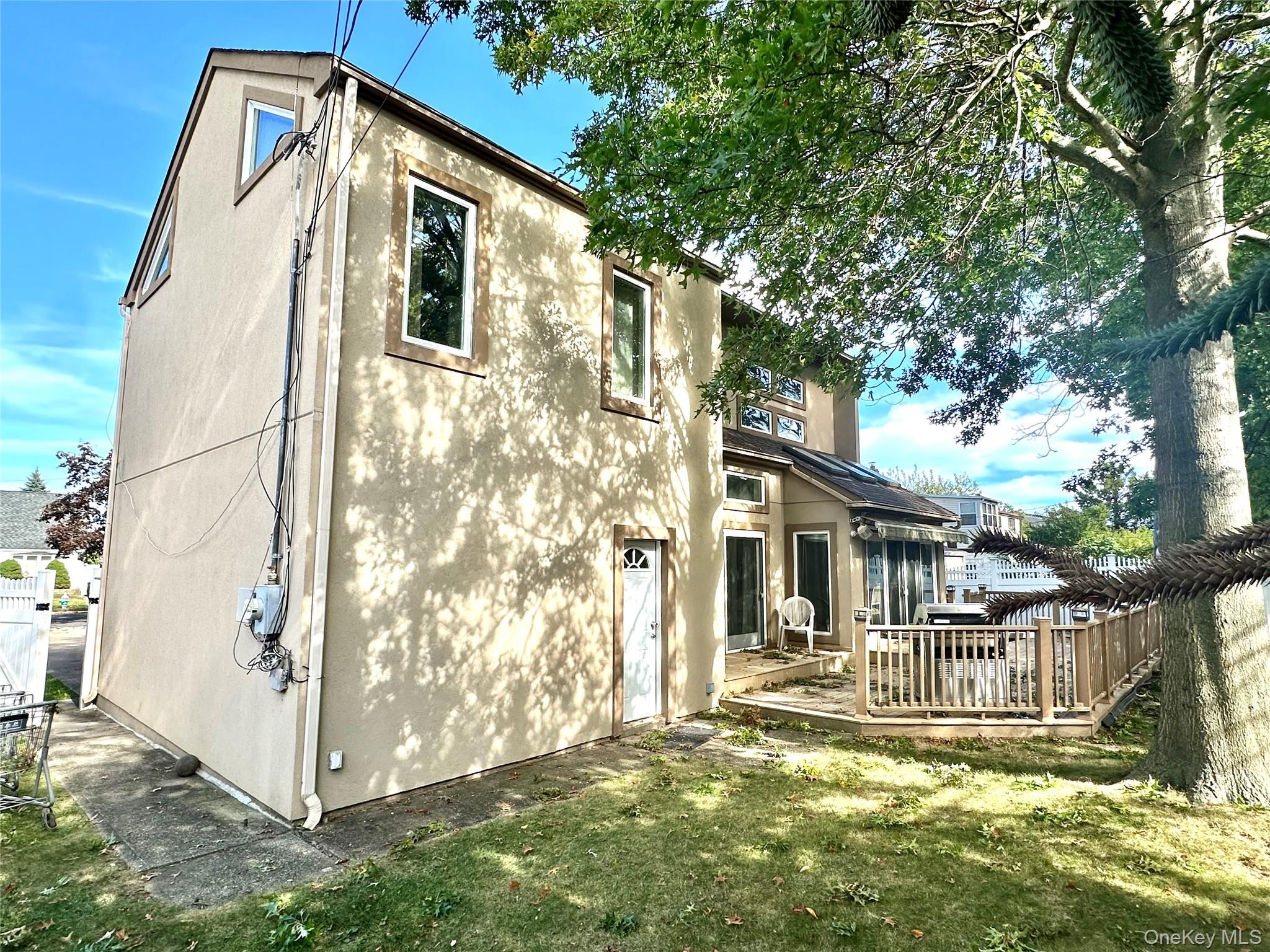 1027 Windermere Road, Franklin Square, NY 11010