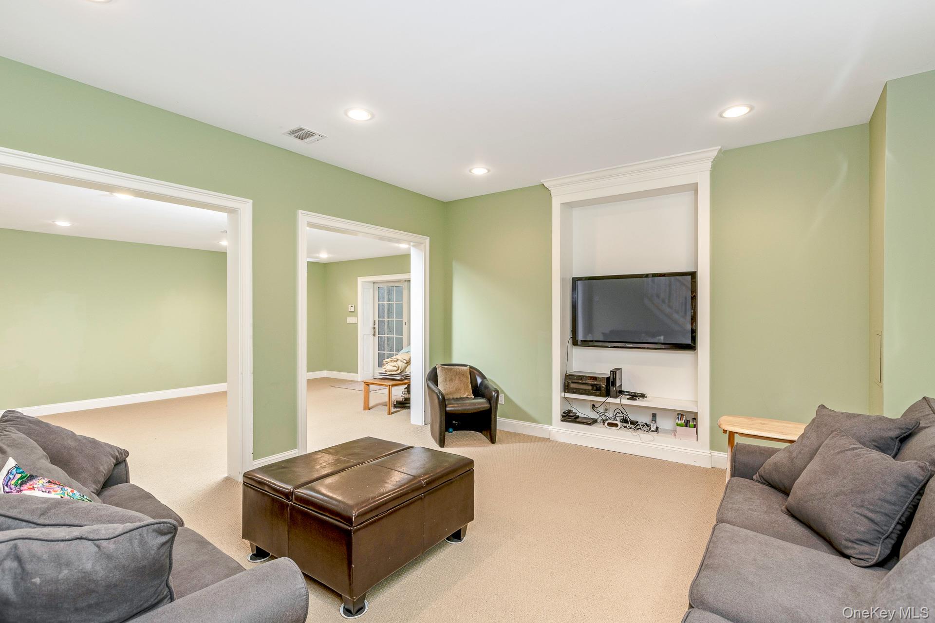 4 Martin Avenue, Shoreham, NY 11786