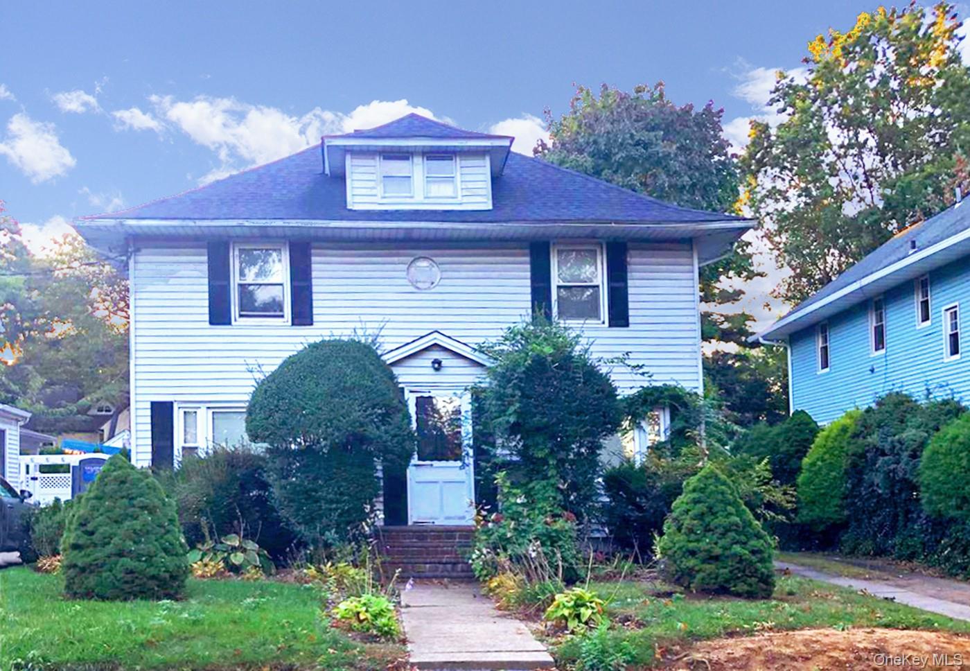 65 Lakeside Drive, Rockville Centre, NY 11570