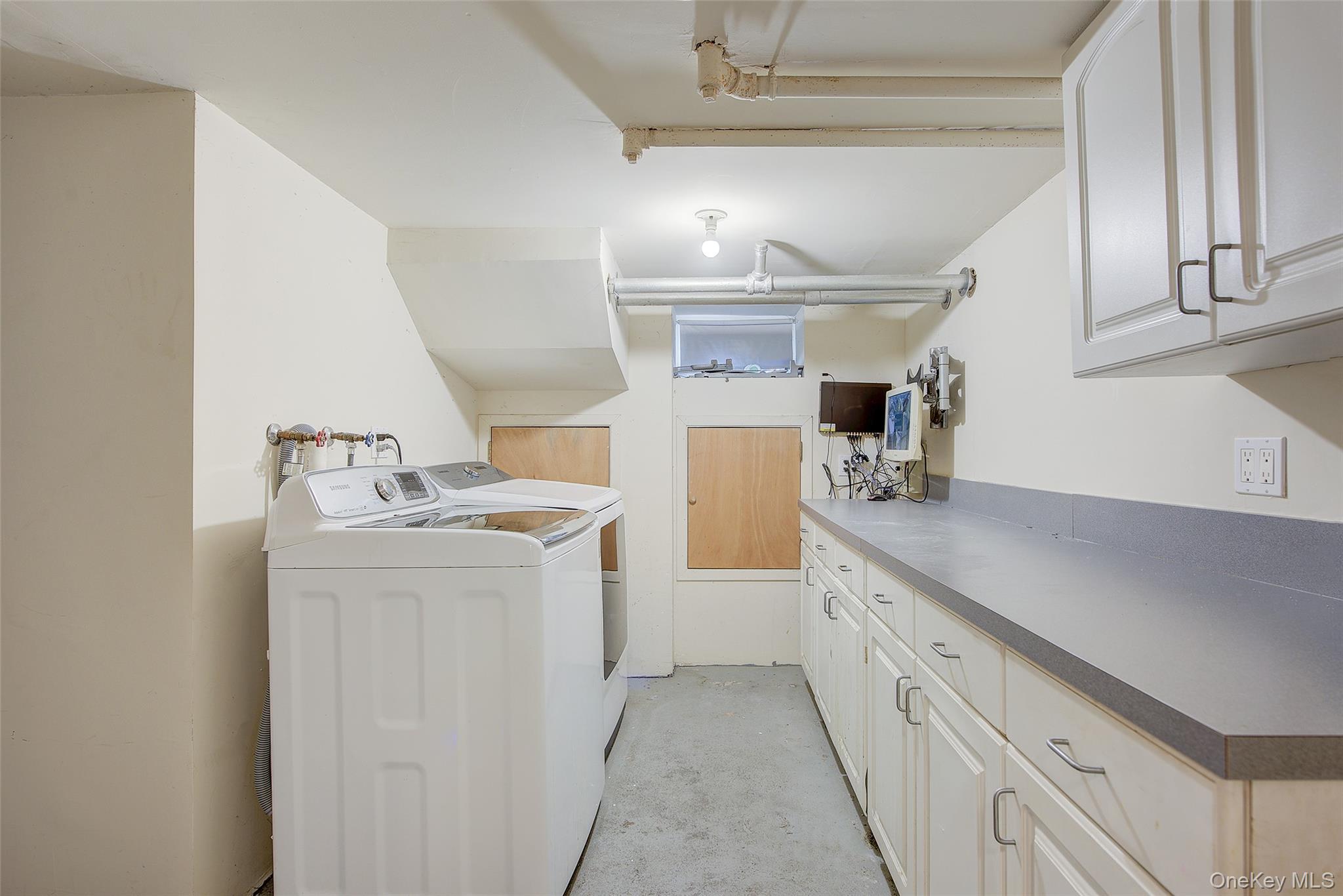 85-21 56th Avenue, Elmhurst, NY 11373