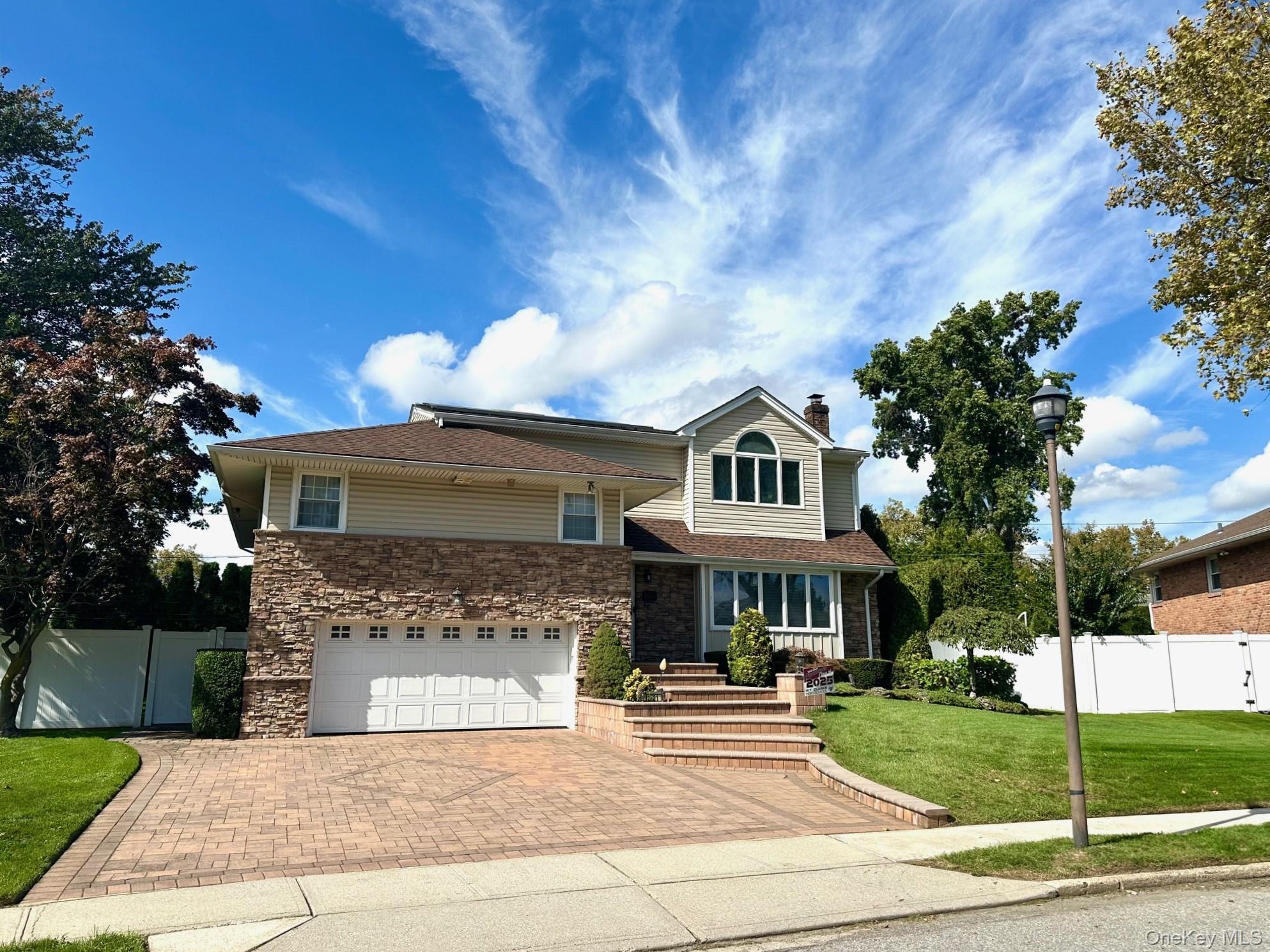 921 Wellington Road, Westbury, NY 11590