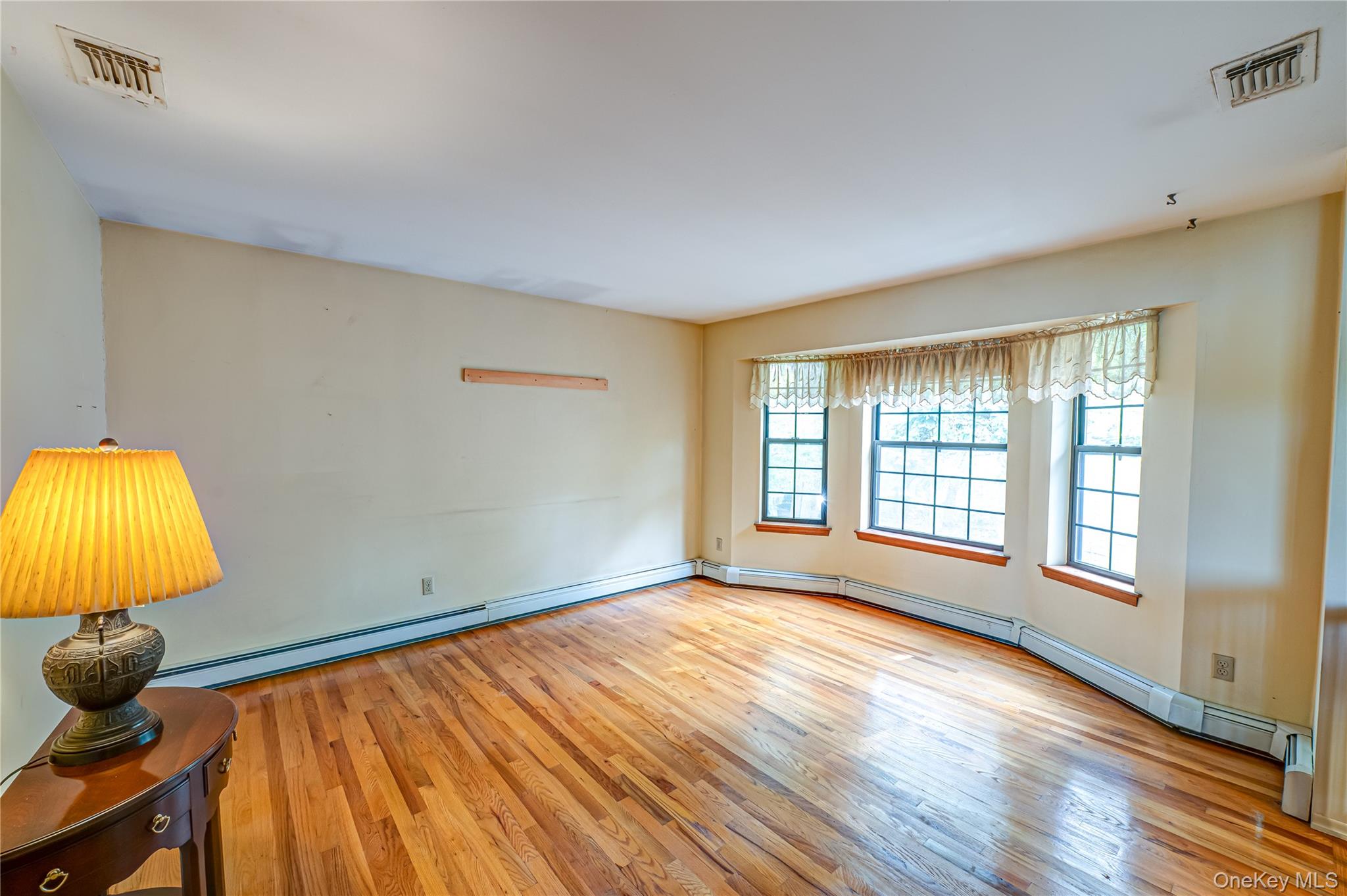 25 Violet Road, Kings Park, NY 11754