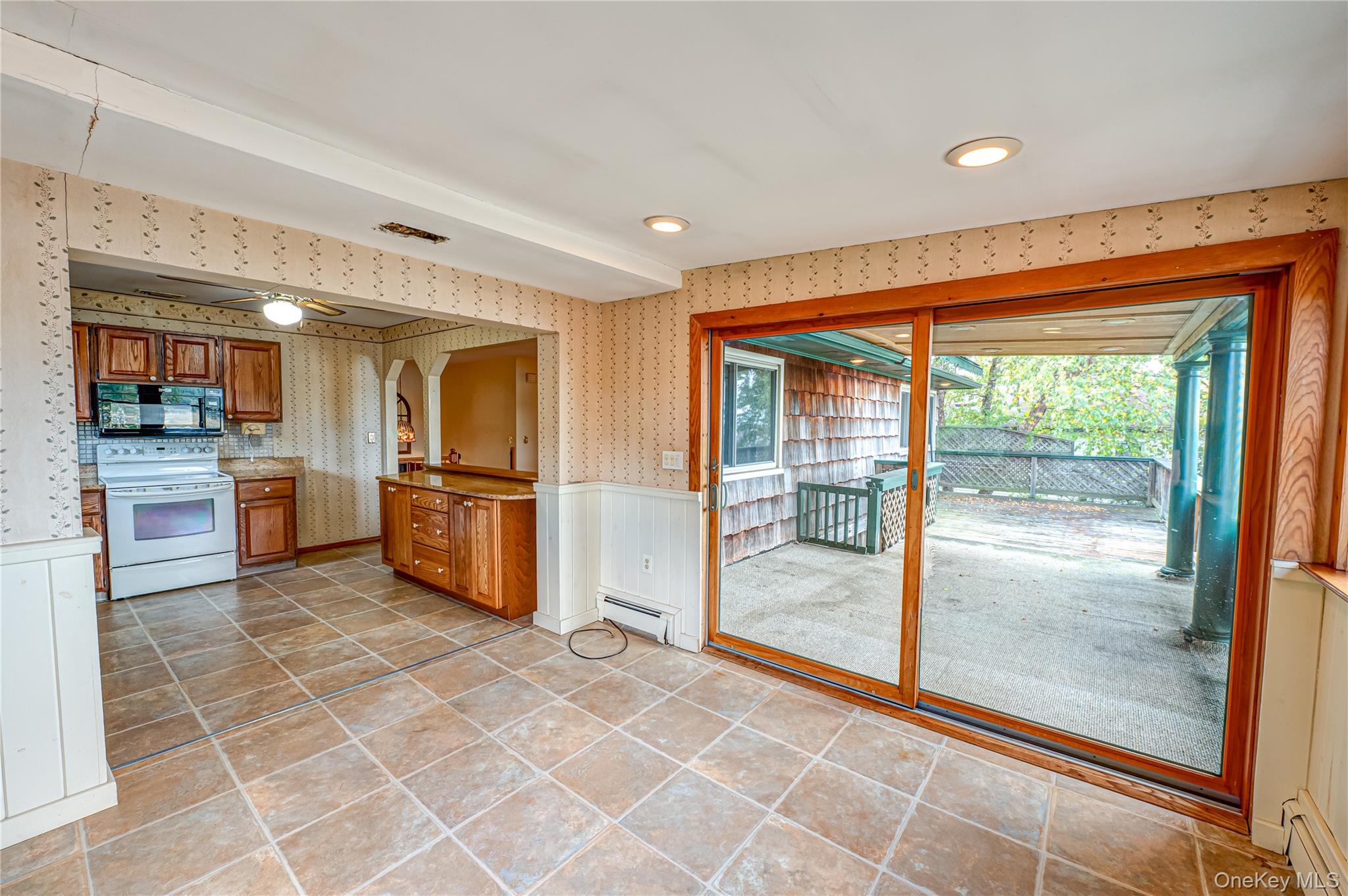 25 Violet Road, Kings Park, NY 11754