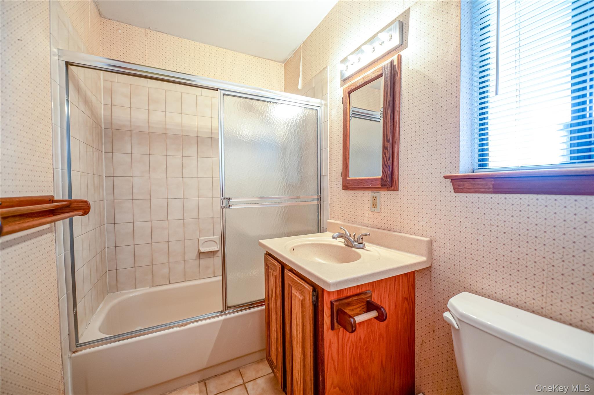 25 Violet Road, Kings Park, NY 11754