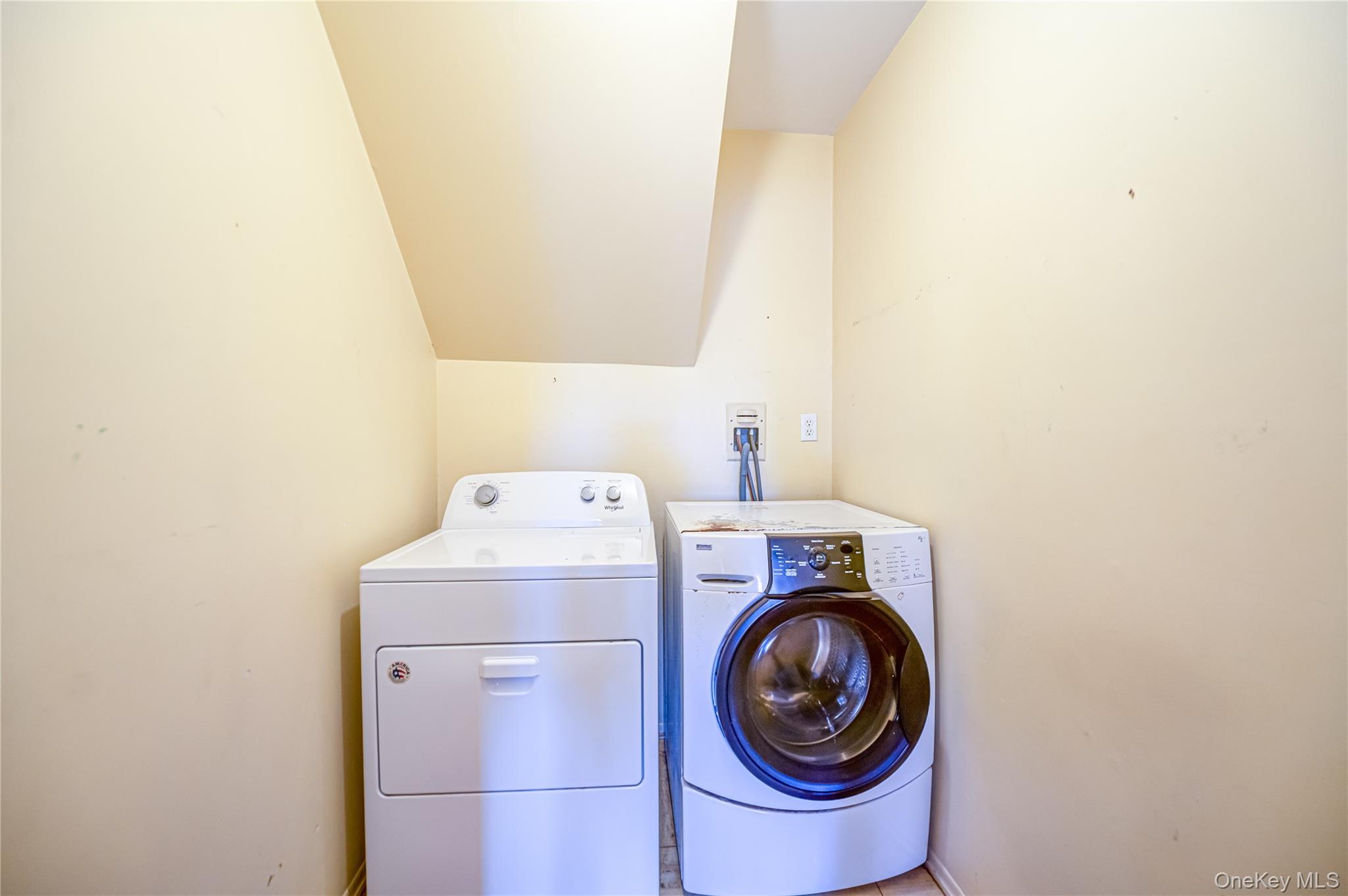 25 Violet Road, Kings Park, NY 11754