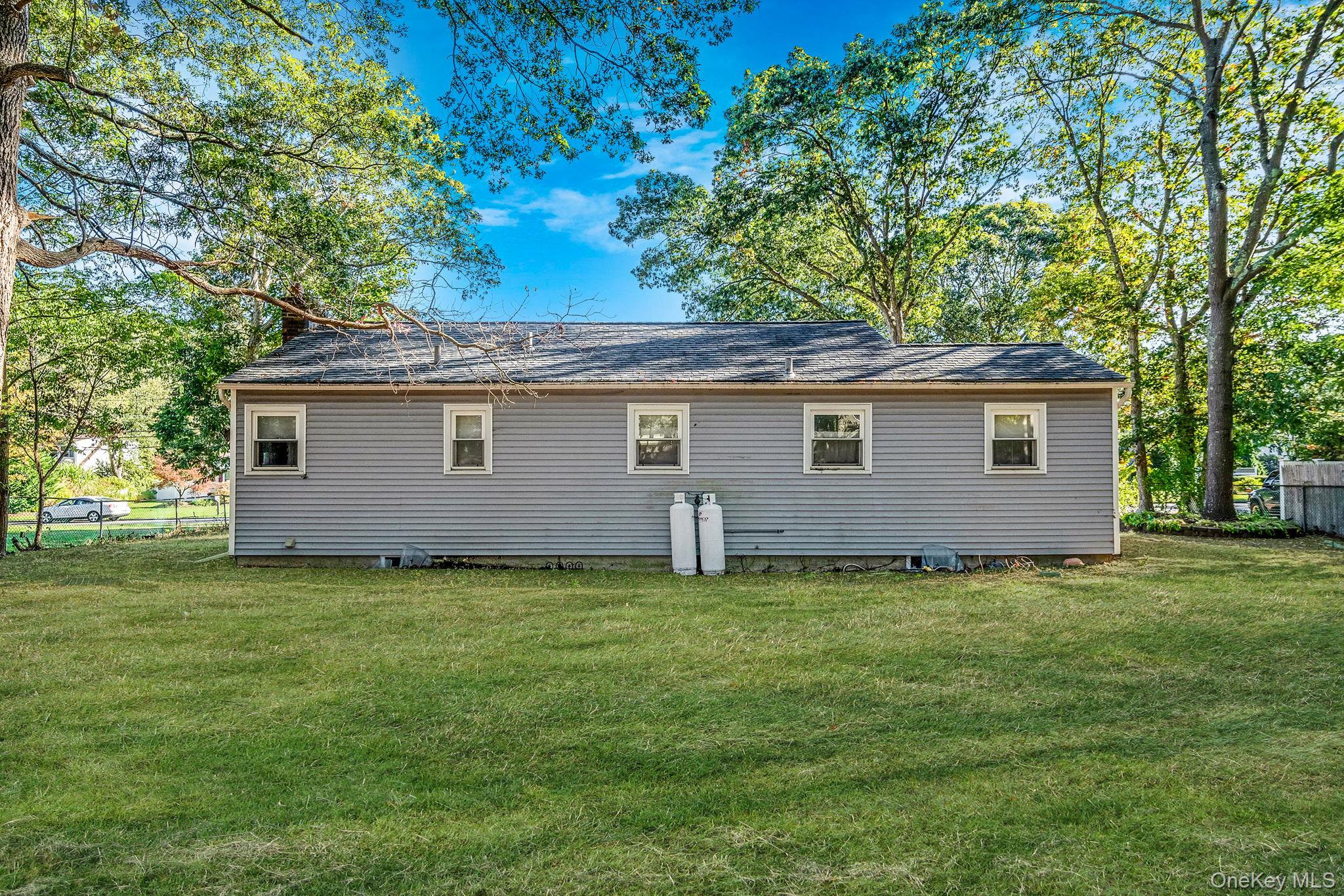 529 Elder Lane, Ronkonkoma, NY 11779