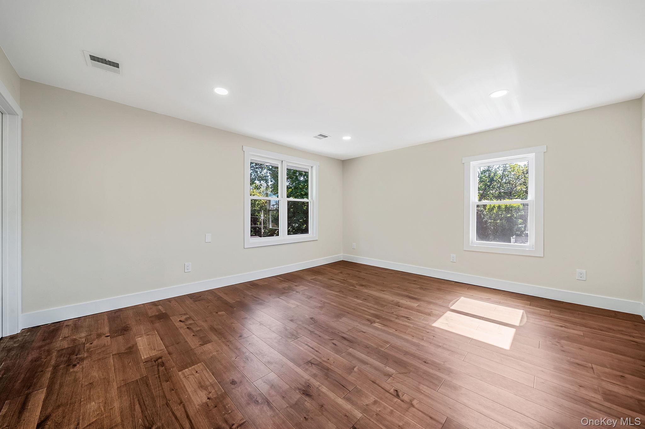 47 Carlton Avenue, Port Washington, NY 11050