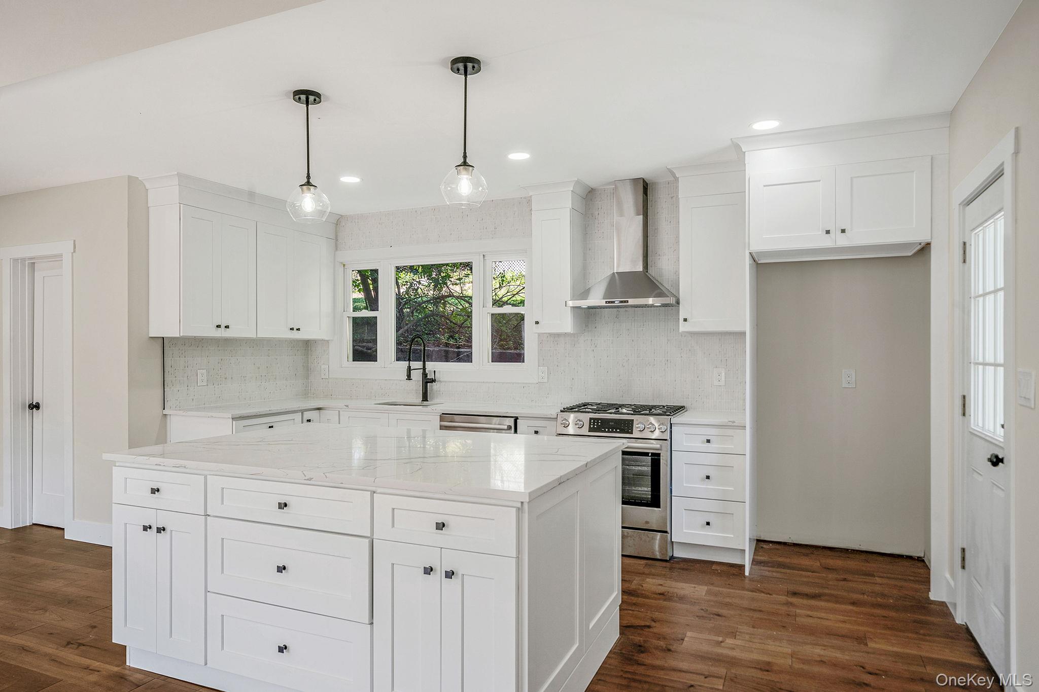 47 Carlton Avenue, Port Washington, NY 11050