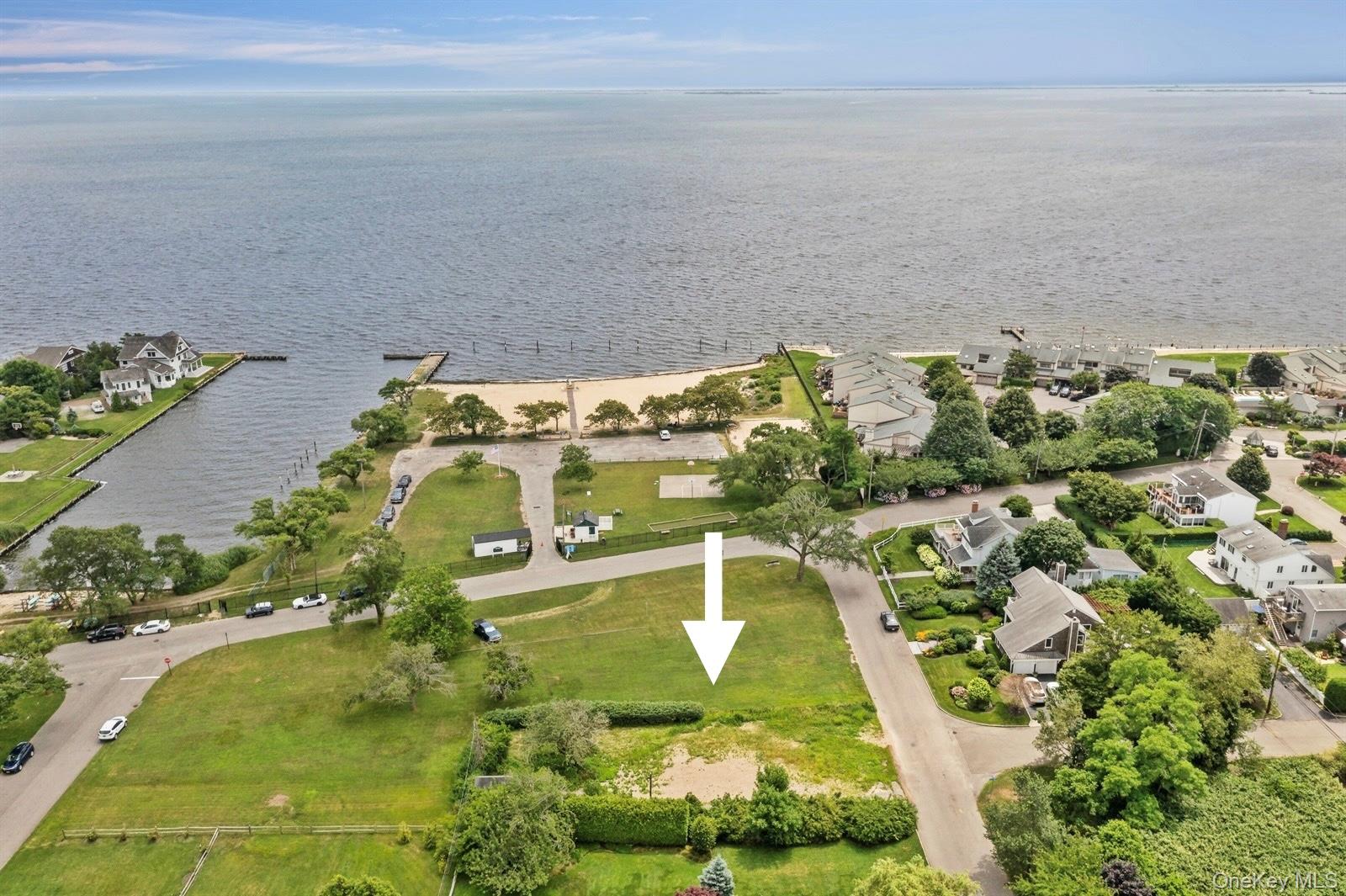 20 Bayway Avenue, Brightwaters, NY 11718