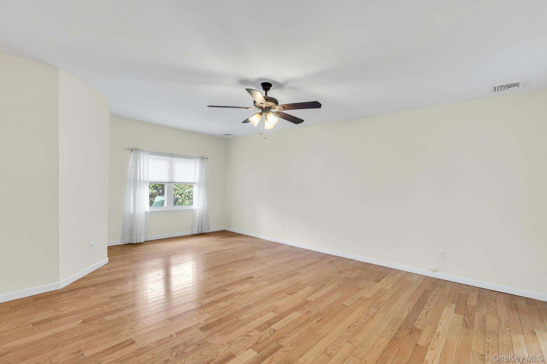 92 Barrett Avenue, Bayport, NY 11705