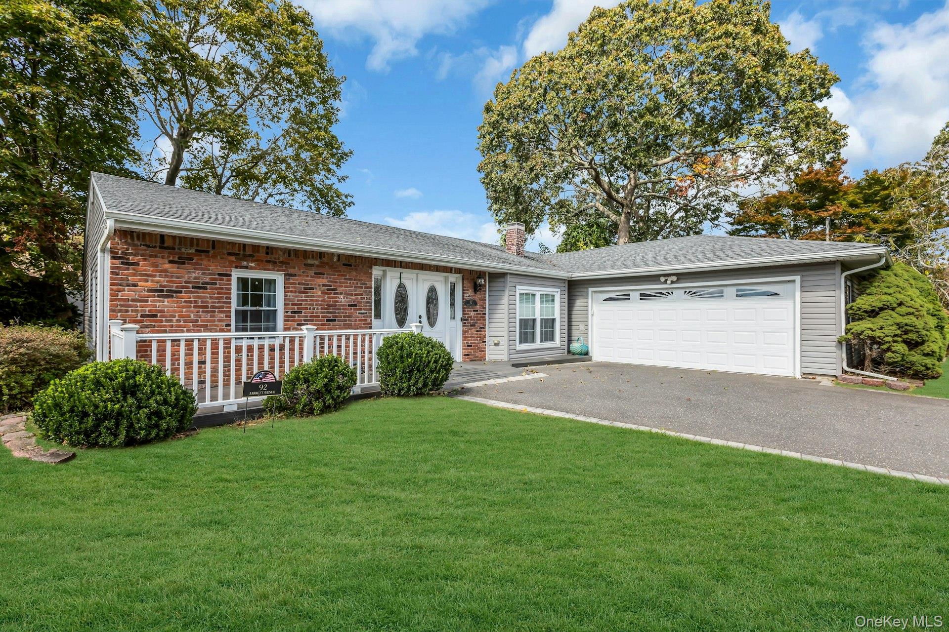 92 Barrett Avenue, Bayport, NY 11705