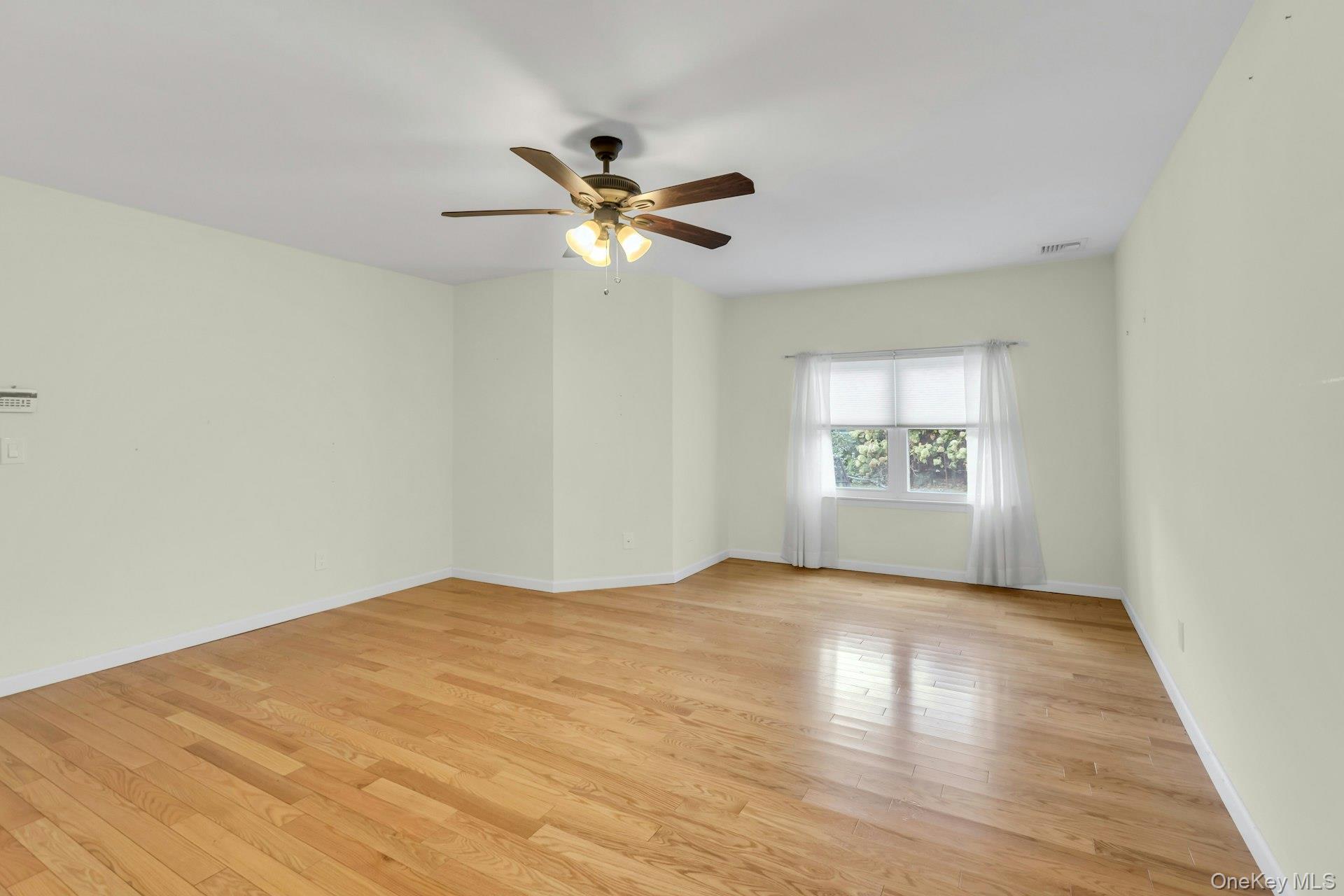 92 Barrett Avenue, Bayport, NY 11705