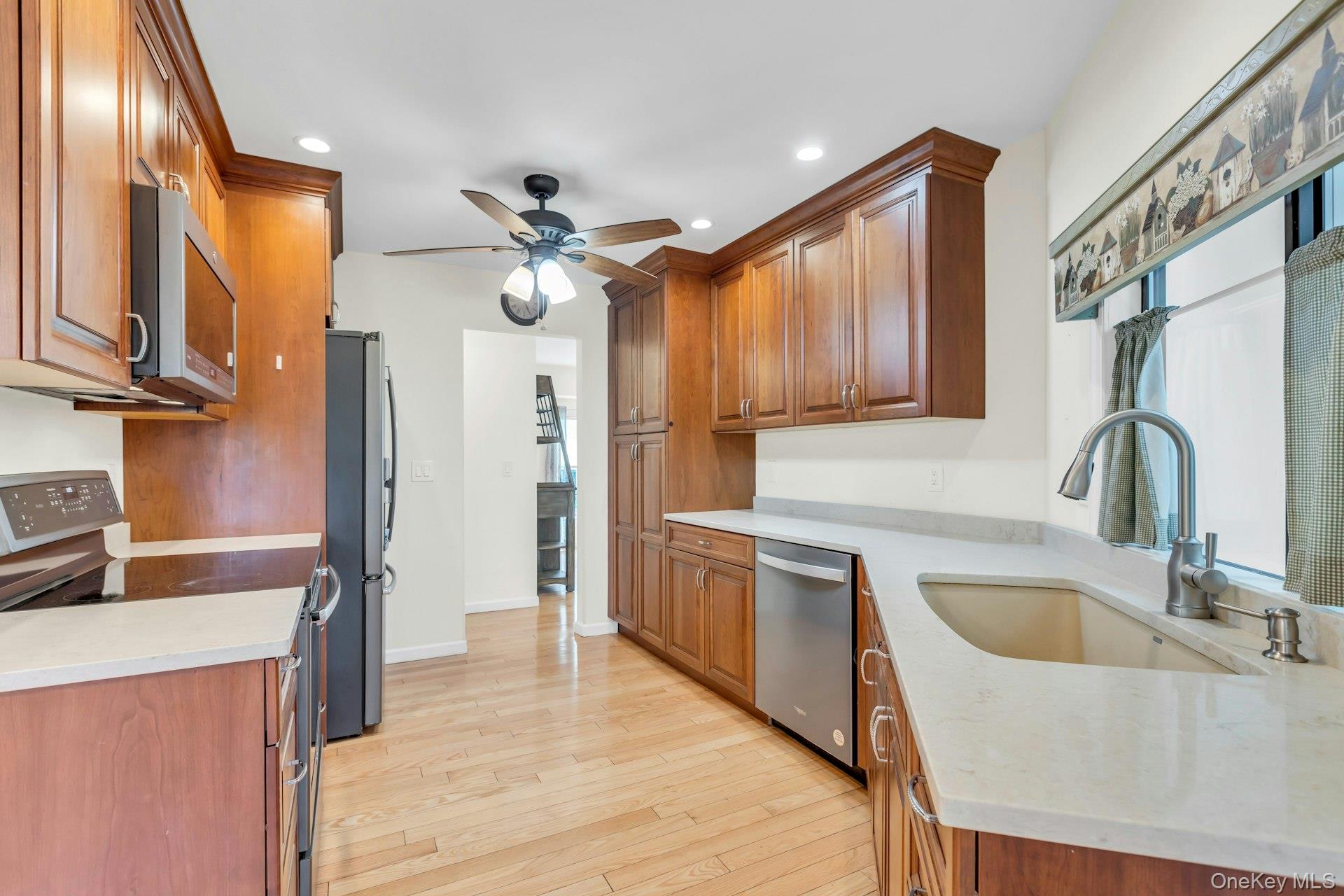 92 Barrett Avenue, Bayport, NY 11705