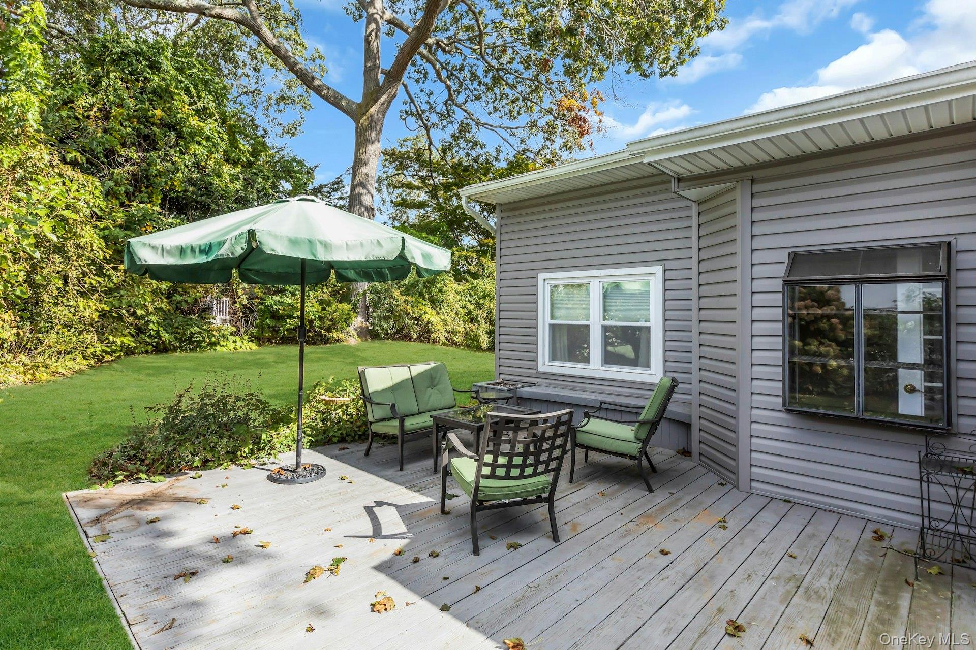 92 Barrett Avenue, Bayport, NY 11705