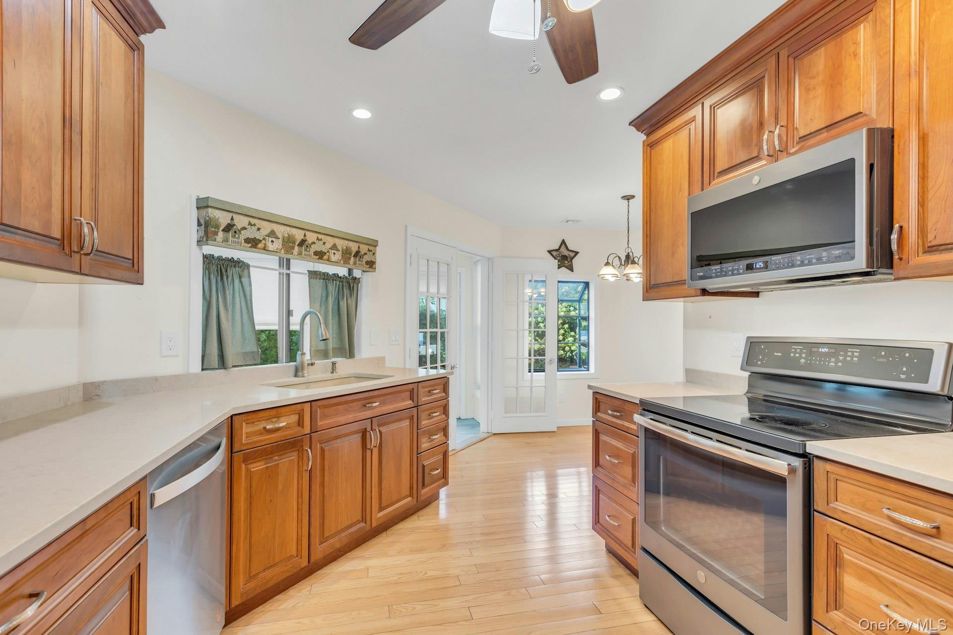 92 Barrett Avenue, Bayport, NY 11705