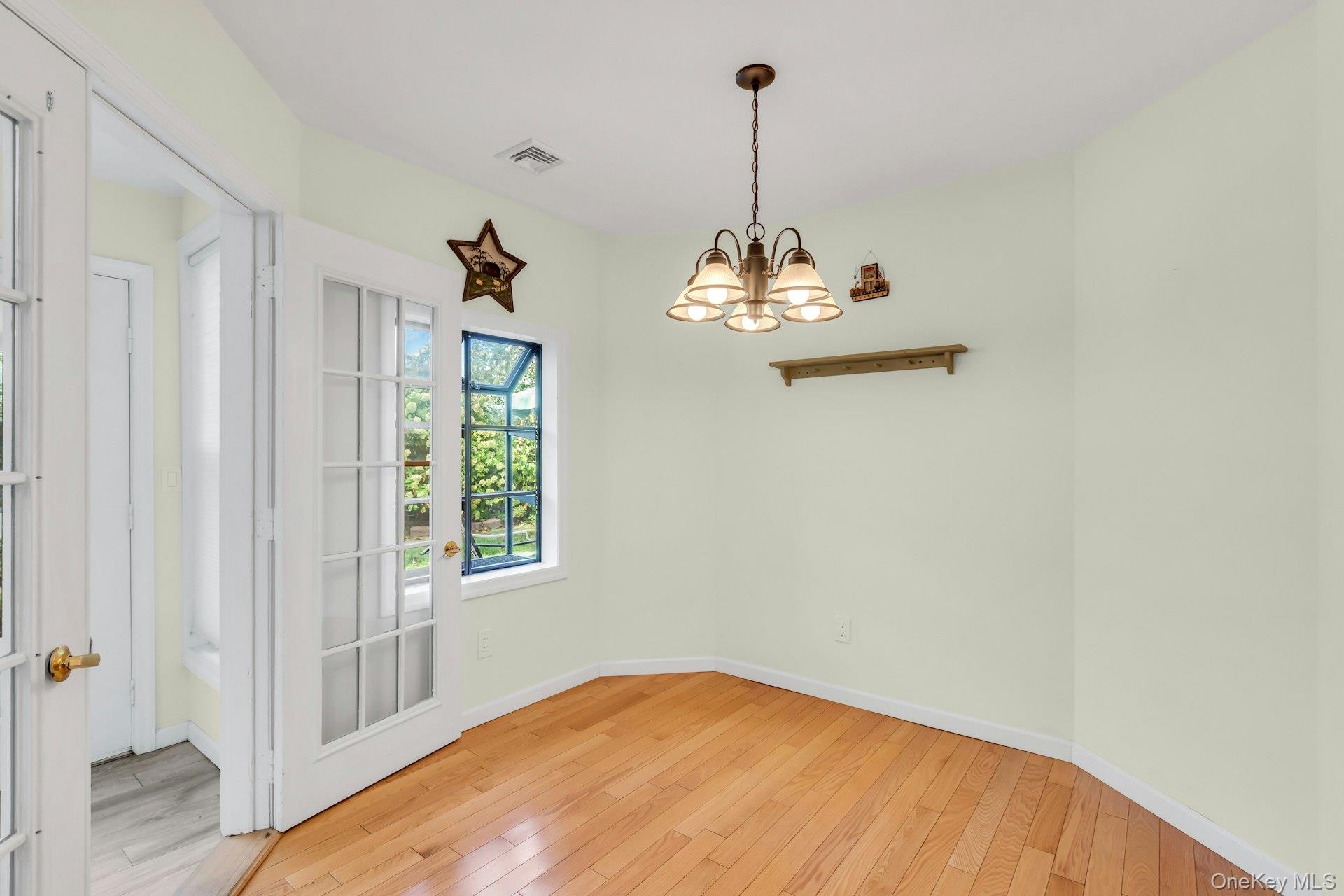 92 Barrett Avenue, Bayport, NY 11705