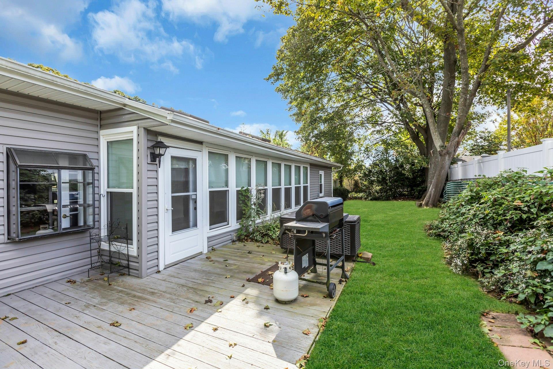 92 Barrett Avenue, Bayport, NY 11705