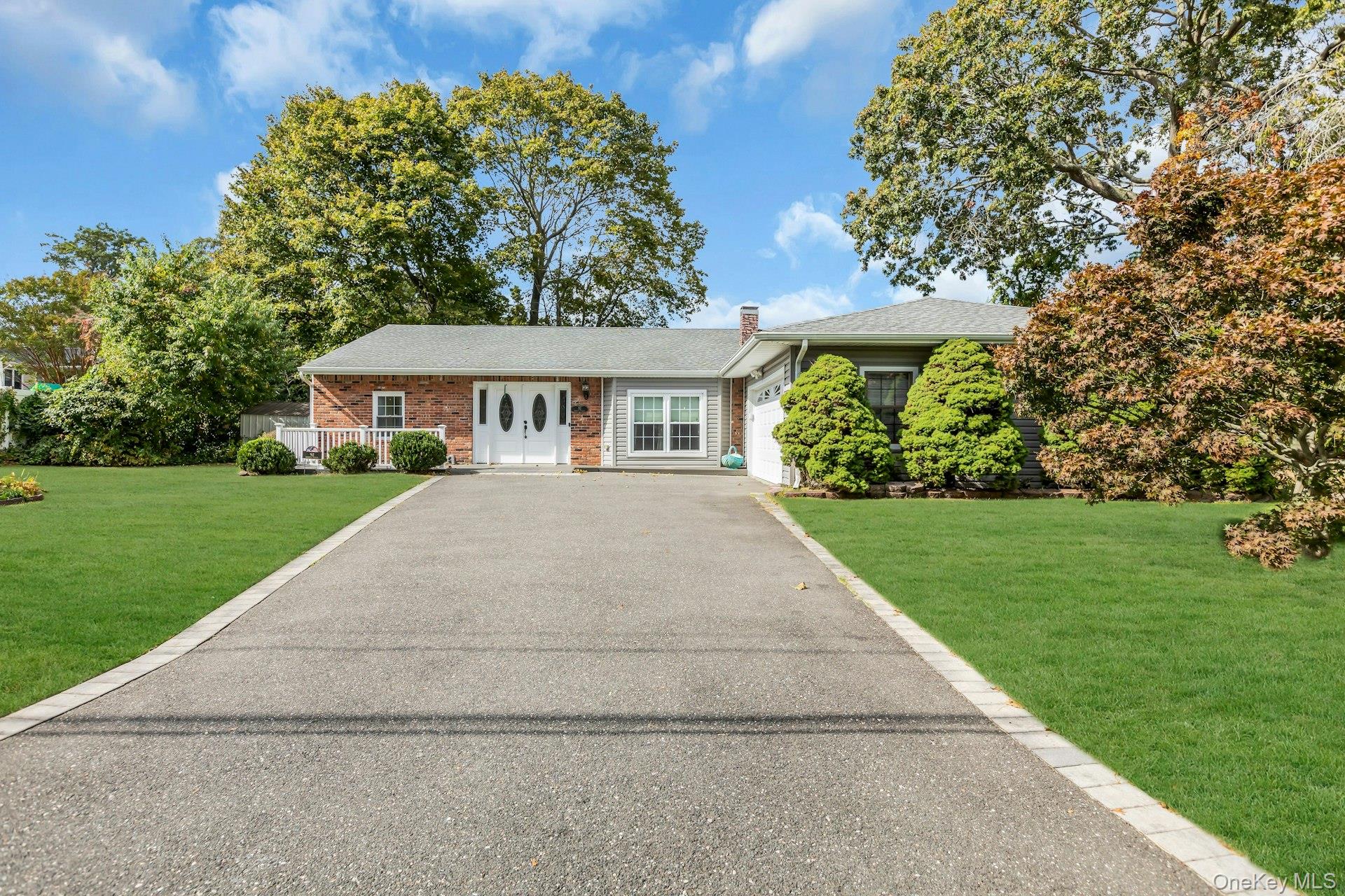 92 Barrett Avenue, Bayport, NY 11705