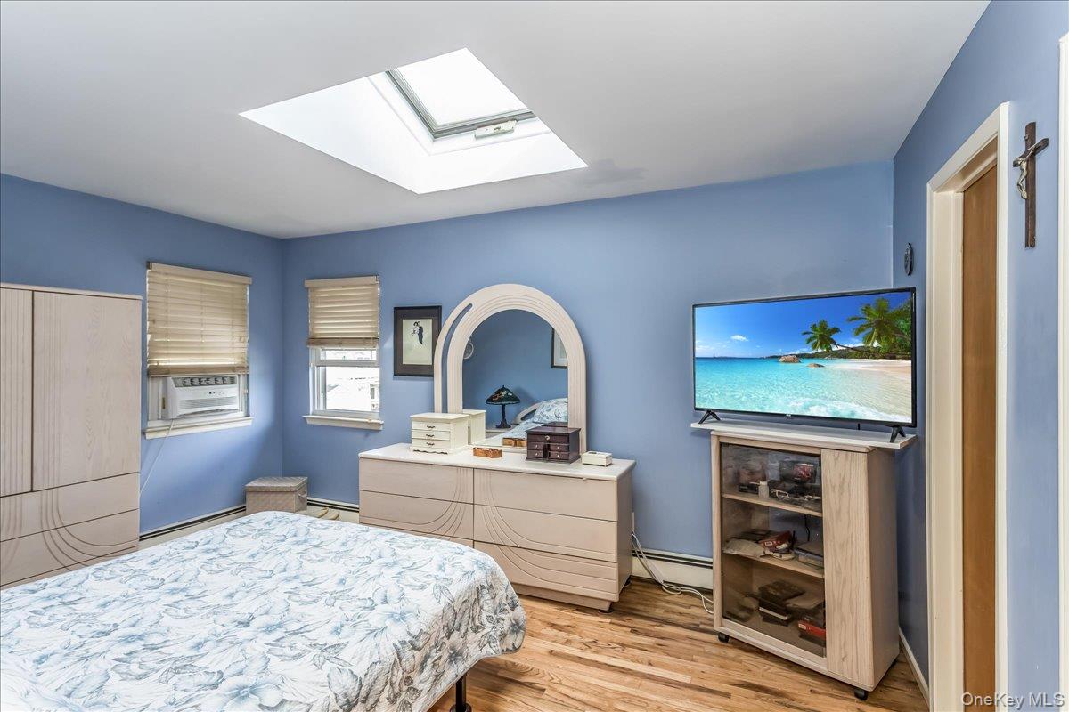 1165 Hastings Circle, Baldwin Harbor, NY 11510