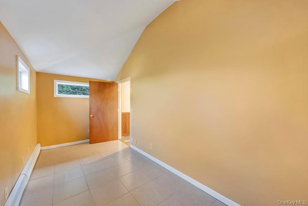 36 7th Avenue, Brentwood, NY 11717