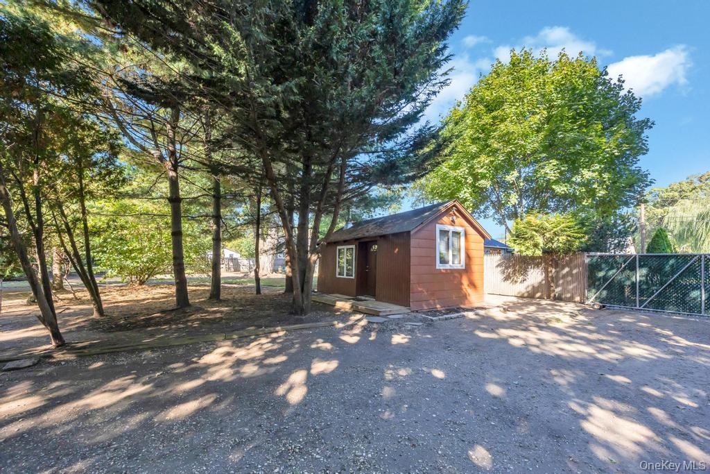 36 7th Avenue, Brentwood, NY 11717