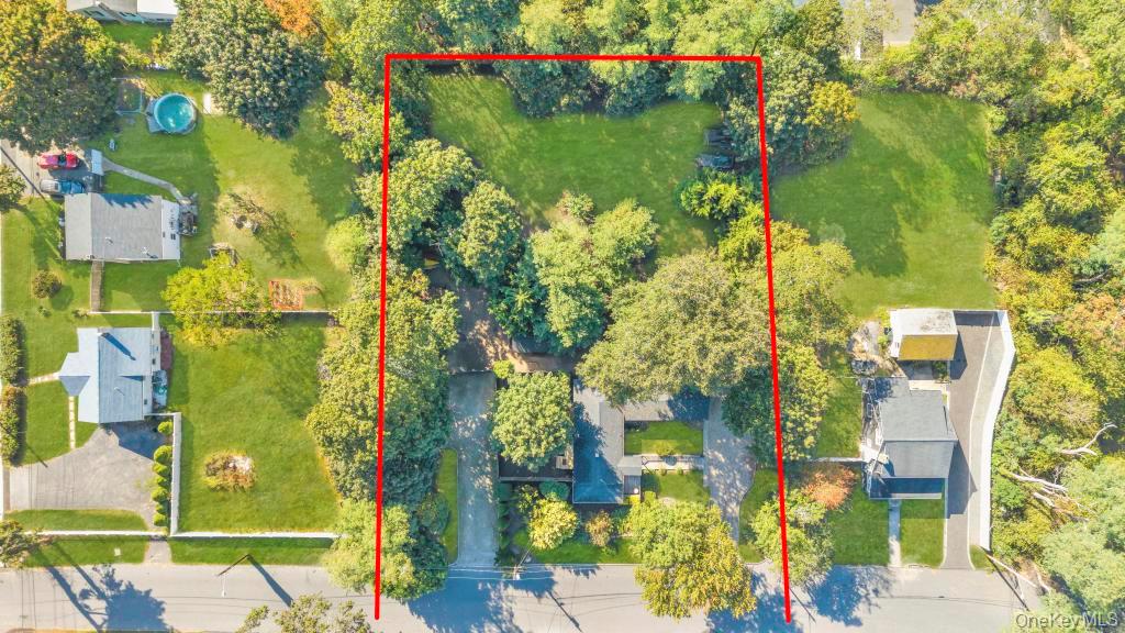 36 7th Avenue, Brentwood, NY 11717