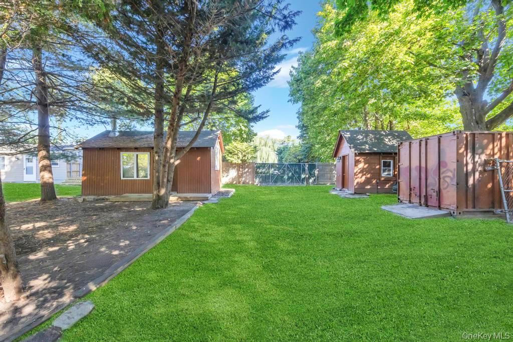 36 7th Avenue, Brentwood, NY 11717