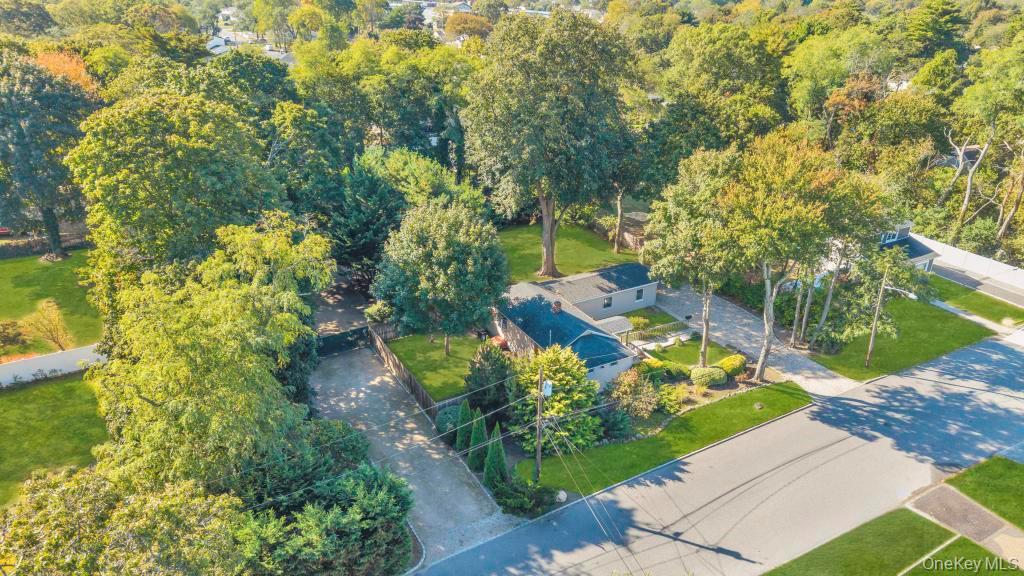 36 7th Avenue, Brentwood, NY 11717