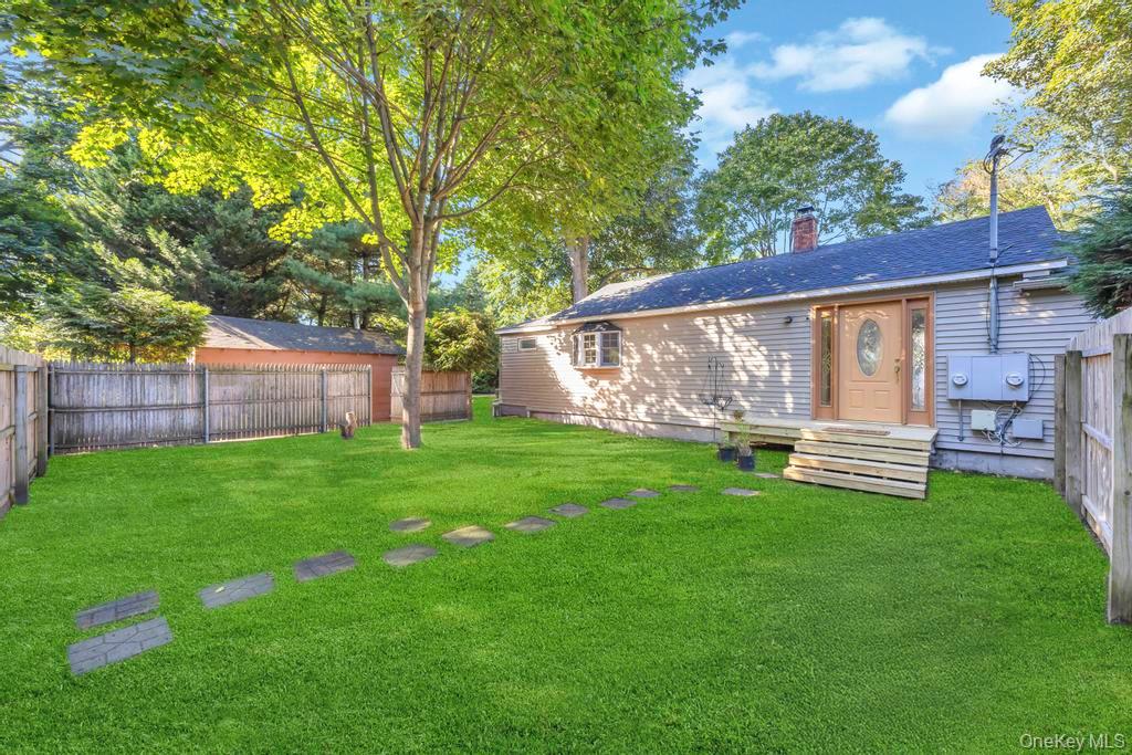 36 7th Avenue, Brentwood, NY 11717