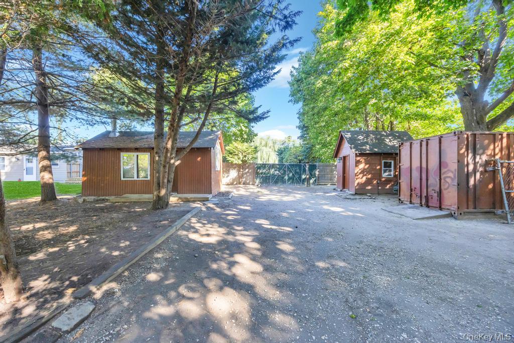 36 7th Avenue, Brentwood, NY 11717