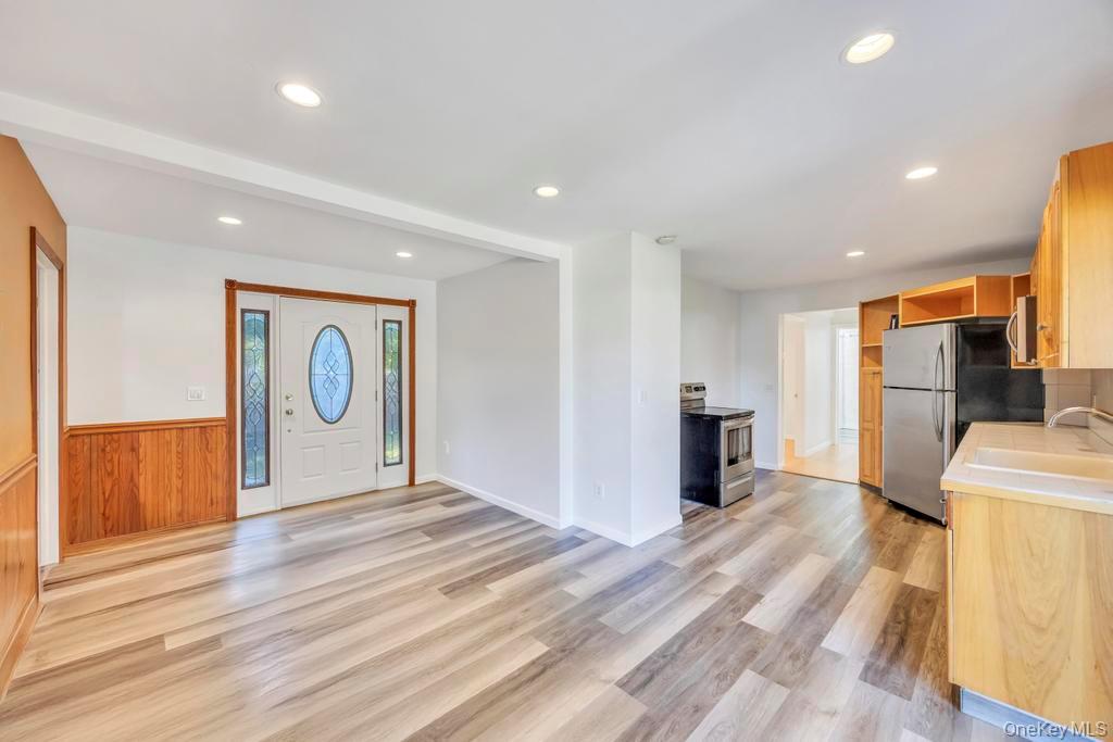 36 7th Avenue, Brentwood, NY 11717