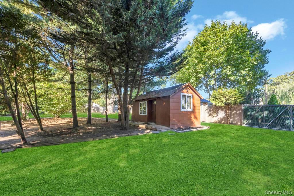 36 7th Avenue, Brentwood, NY 11717