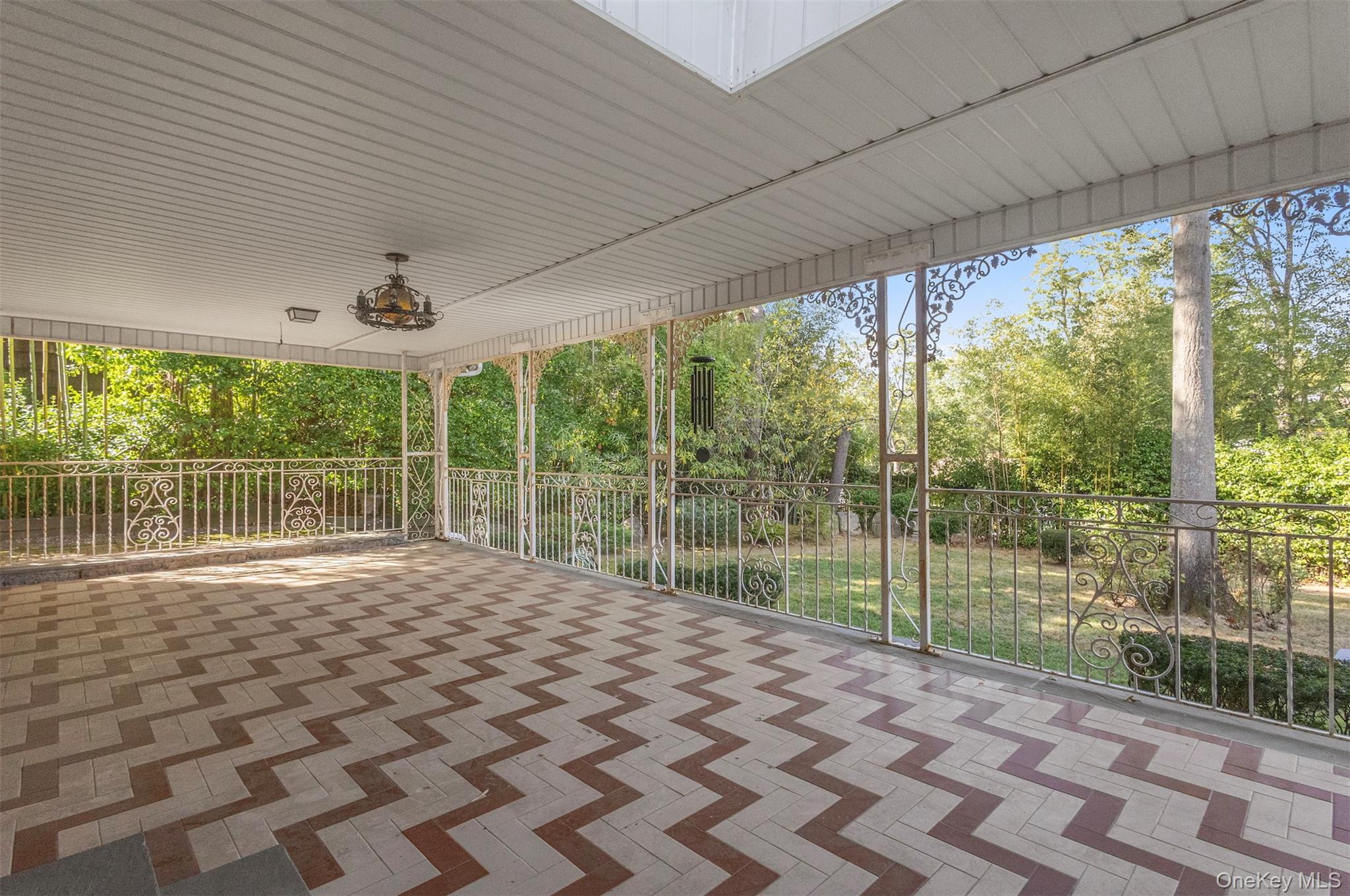 39 Annette Drive, Port Washington, NY 11050