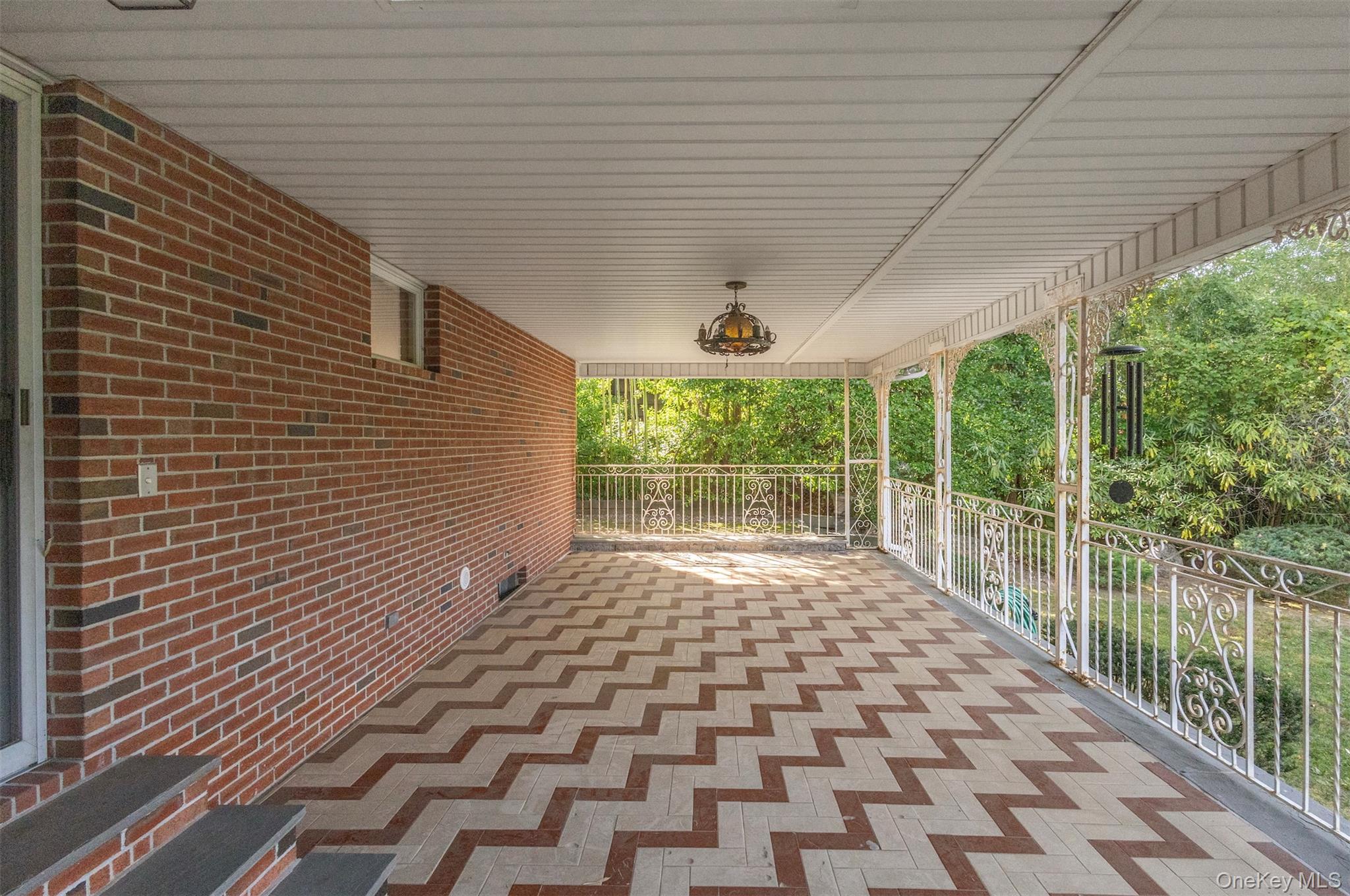 39 Annette Drive, Port Washington, NY 11050