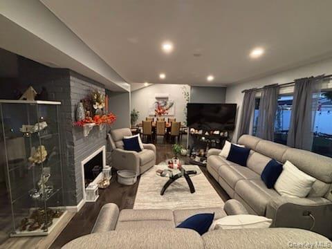 25 Arcadia Lane, Hicksville, NY 11801