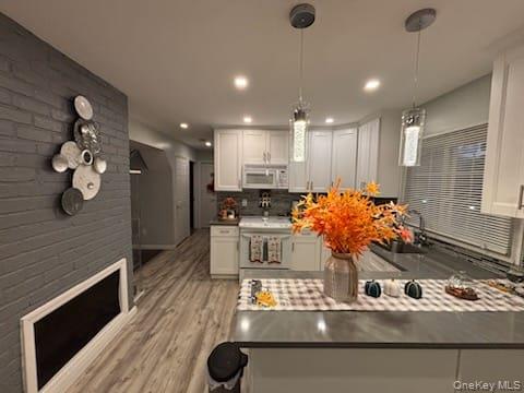 25 Arcadia Lane, Hicksville, NY 11801