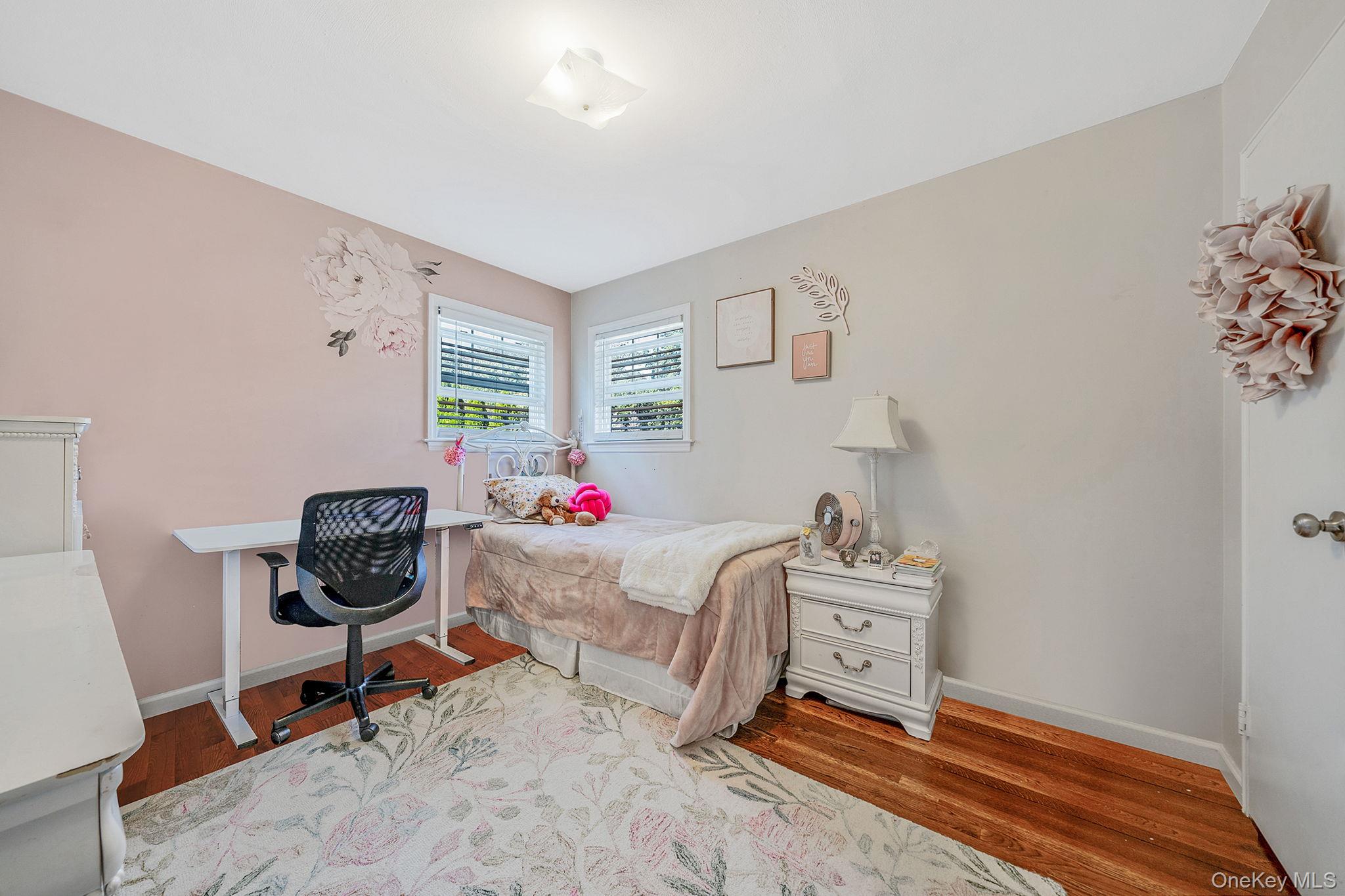 172 W 24th Street, Deer Park, NY 11729