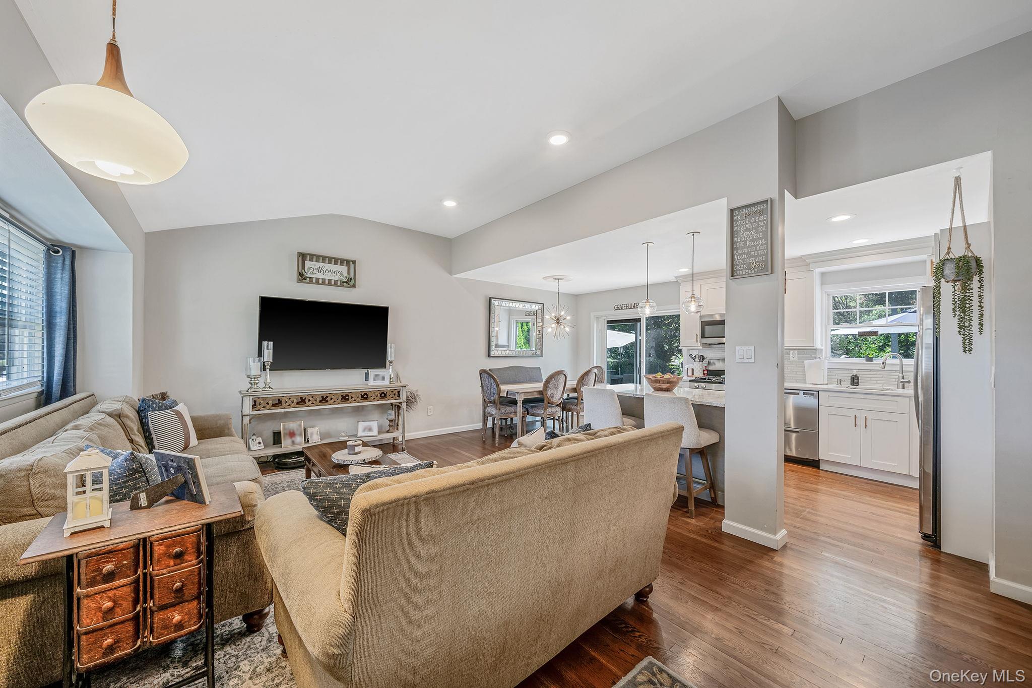 172 W 24th Street, Deer Park, NY 11729