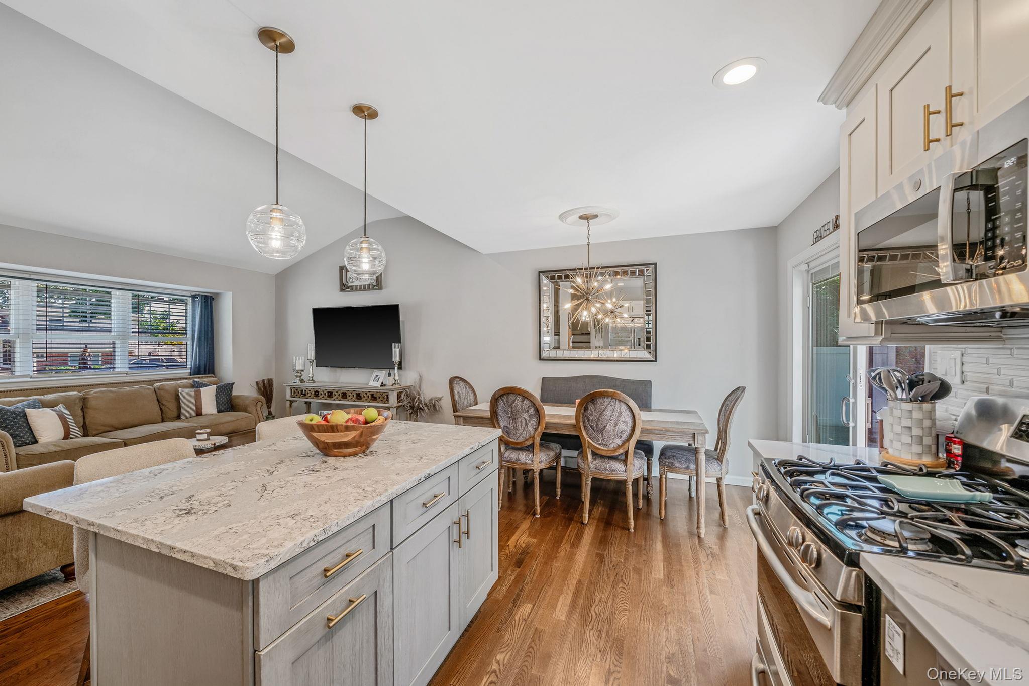 172 W 24th Street, Deer Park, NY 11729