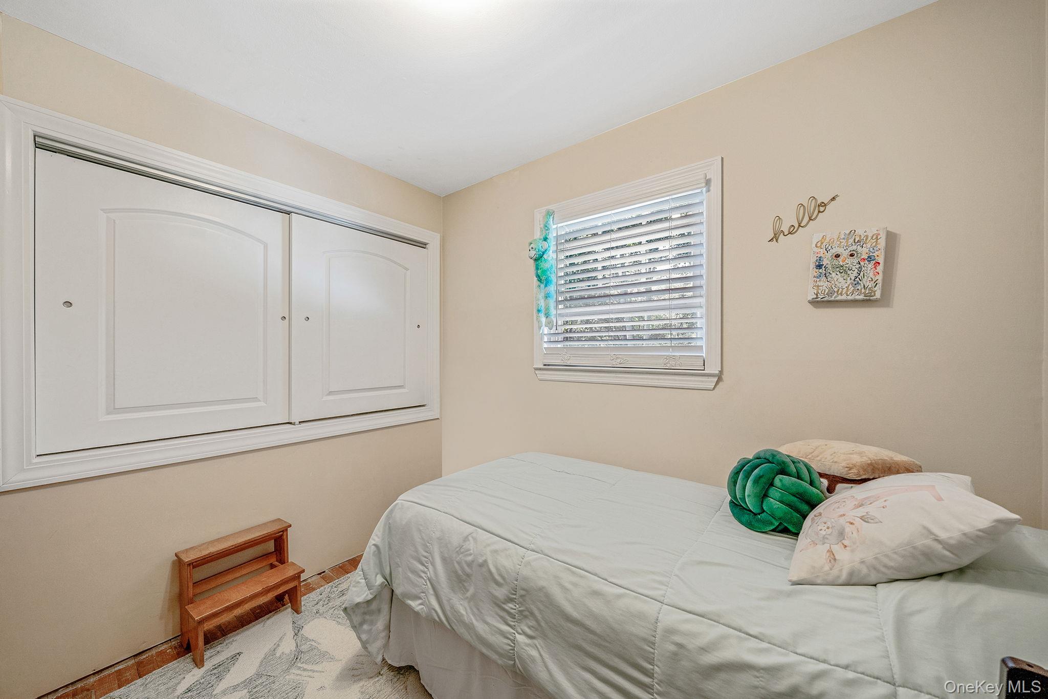 172 W 24th Street, Deer Park, NY 11729