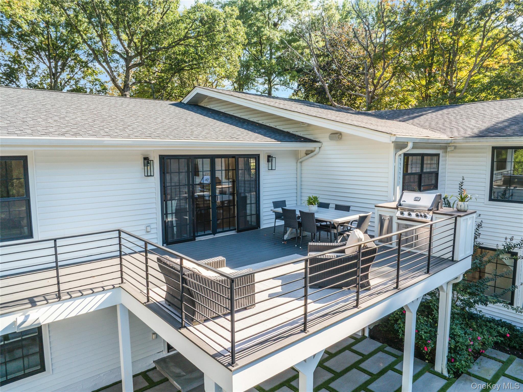 4 Treeview Drive, Melville, NY 11747