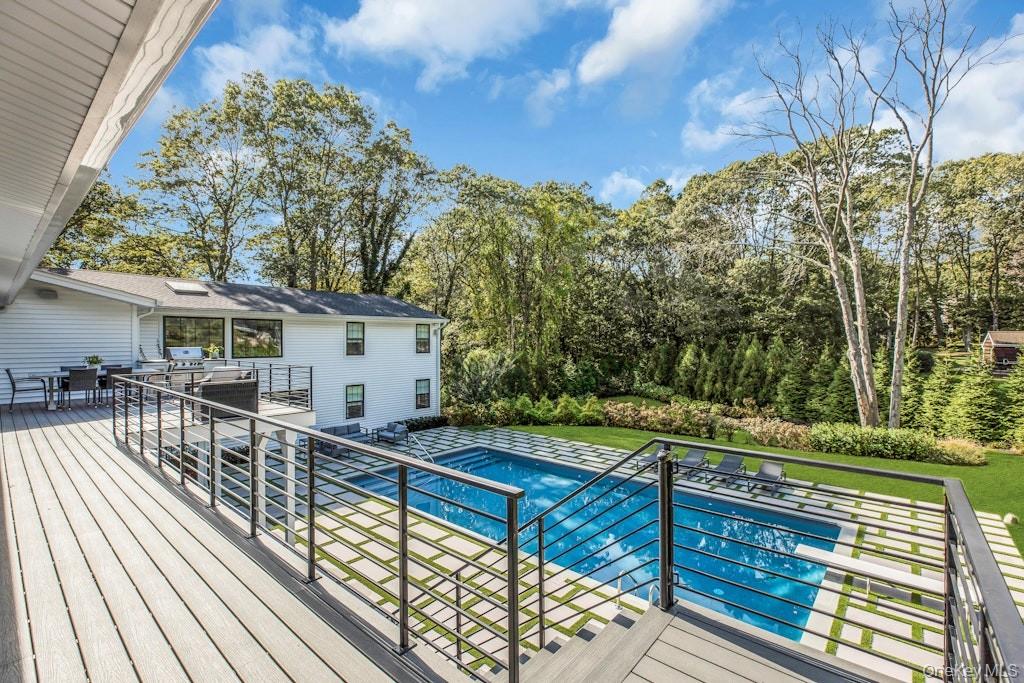 4 Treeview Drive, Melville, NY 11747